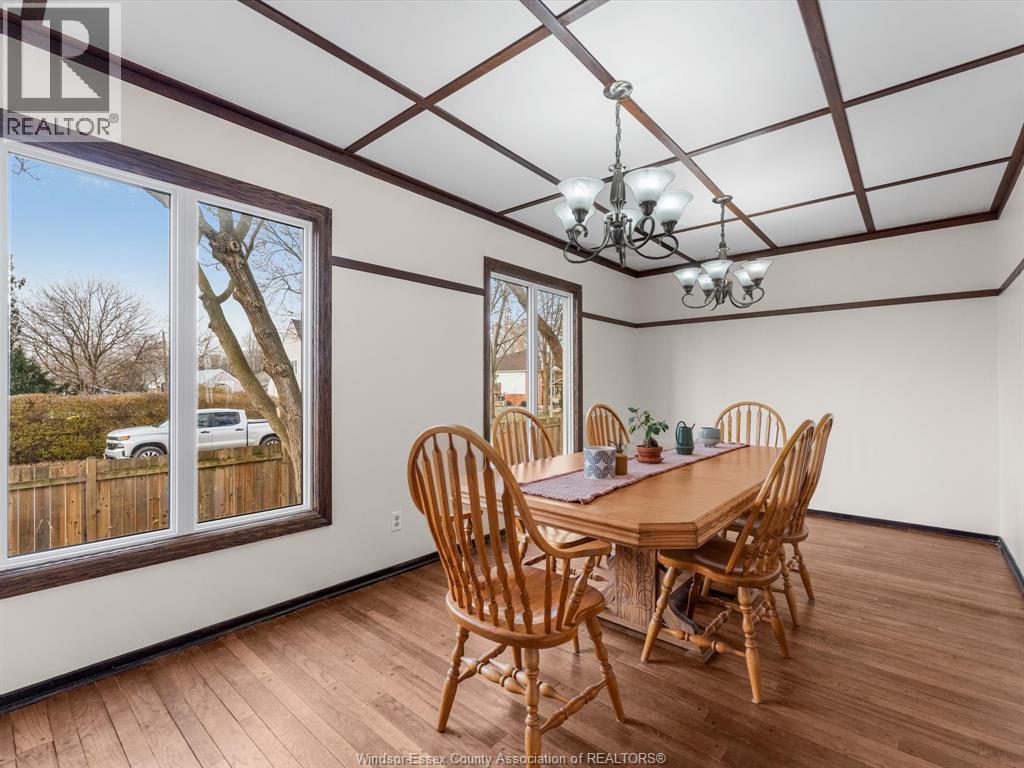 21 Wellington Avenue West, Essex, ON - Indoor Photo Showing Dining Room