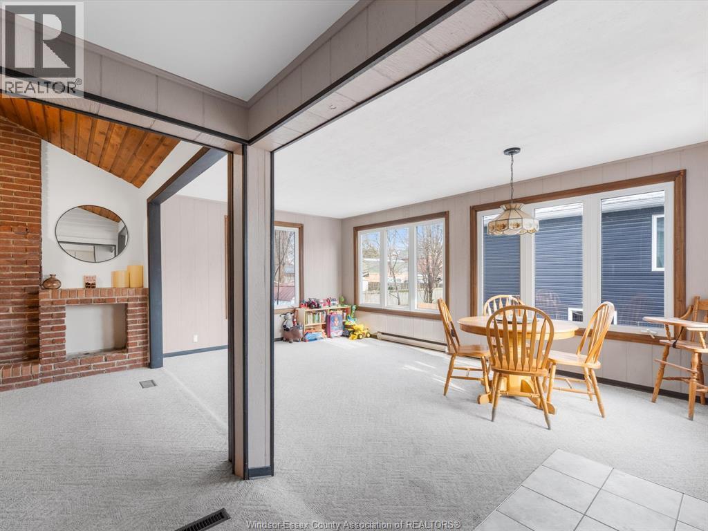 21 Wellington Avenue West, Essex, ON - With Exterior