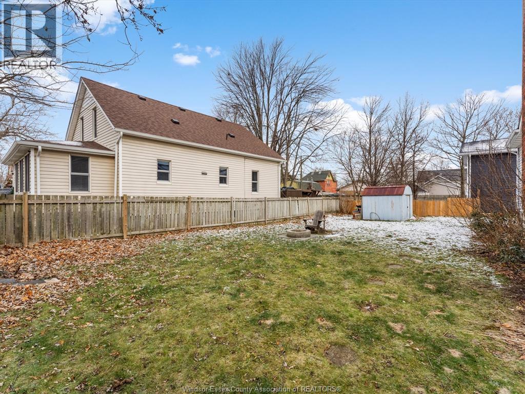 21 Wellington Avenue West, Essex, ON - Outdoor