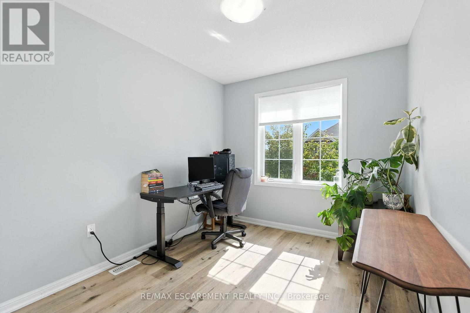 61 - 21 Diana Avenue, Brantford, ON - Indoor Photo Showing Other Room