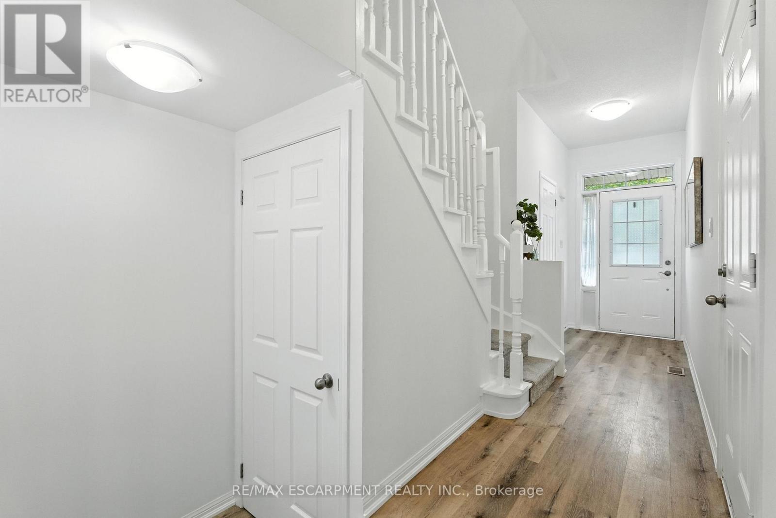 61 - 21 Diana Avenue, Brantford, ON - Indoor Photo Showing Other Room