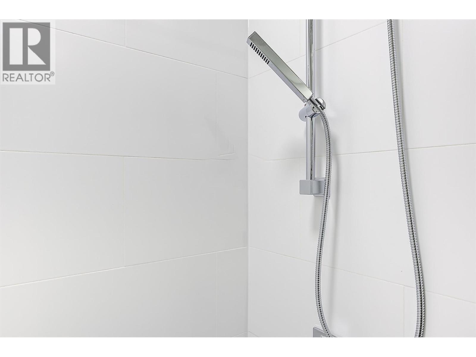 1380 Pridham Avenue Unit# 203, Kelowna, BC - Photo Showing Bathroom