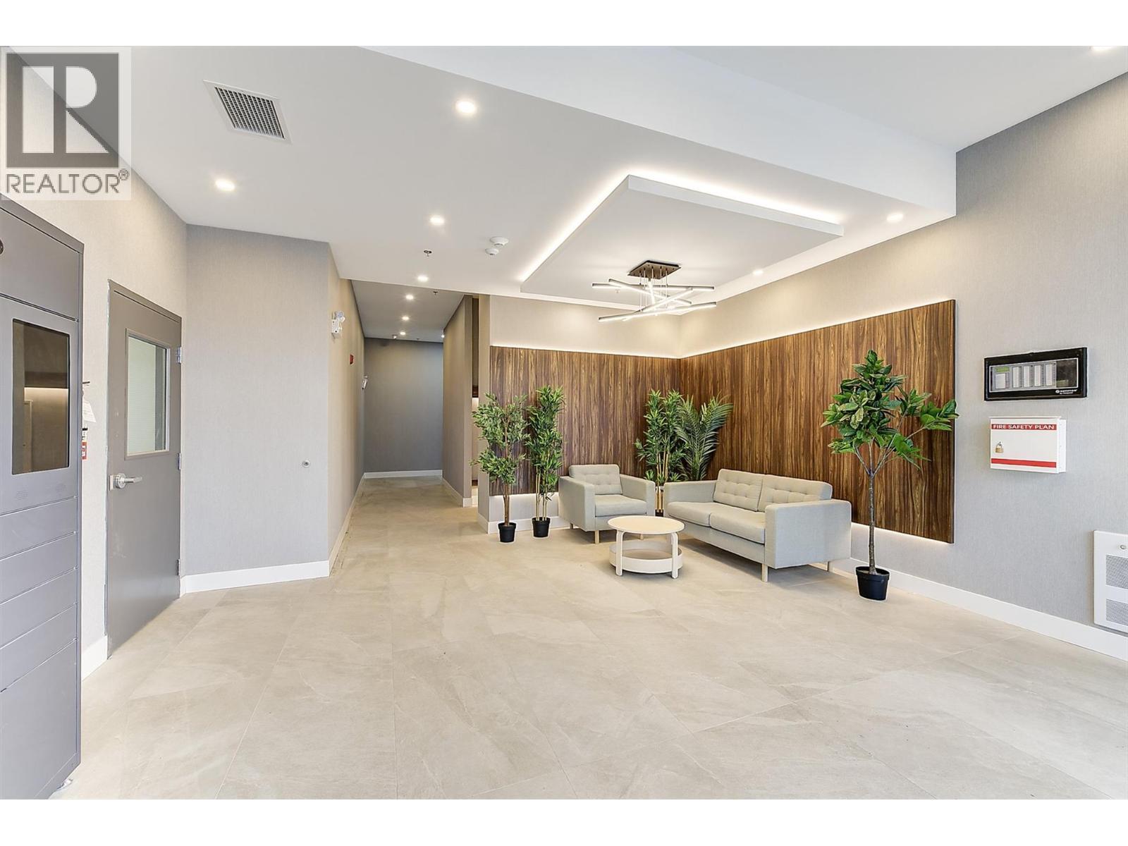 Building Entrance lobby - 1380 Pridham Avenue Unit# 203, Kelowna, BC - Indoor Photo Showing Other Room
