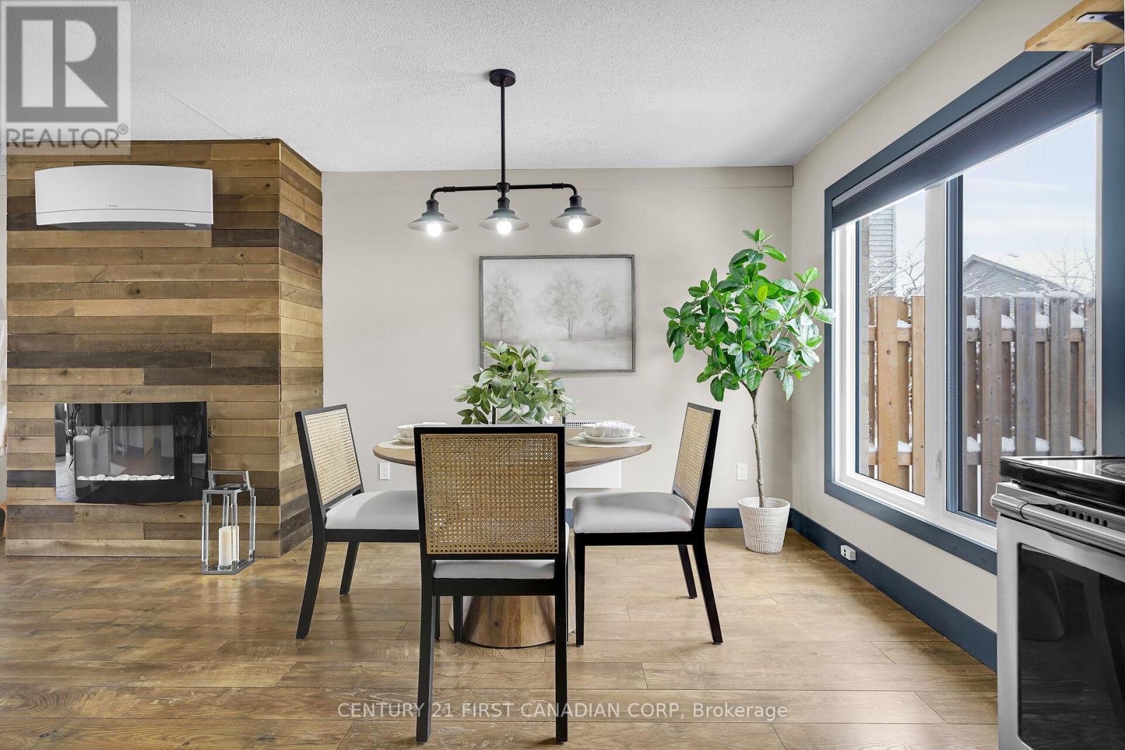 18 - 1138 Kipps Lane E, London East (East A), ON - Indoor Photo Showing Dining Room