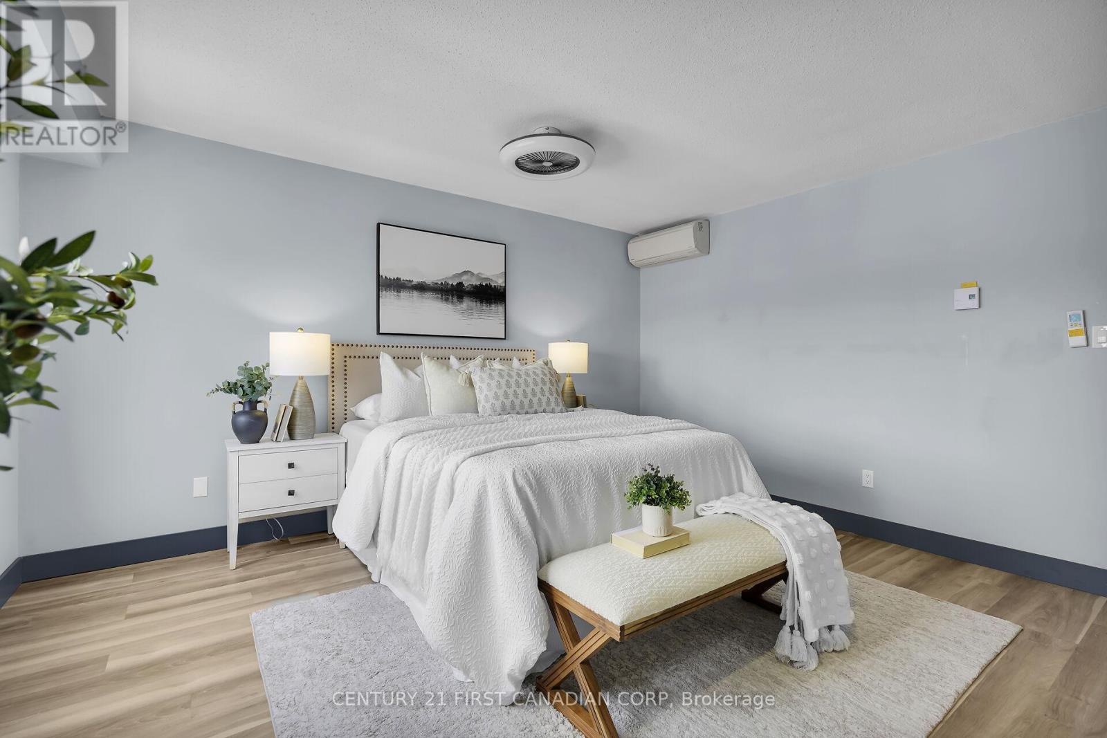 18 - 1138 Kipps Lane E, London East (East A), ON - Indoor Photo Showing Bedroom