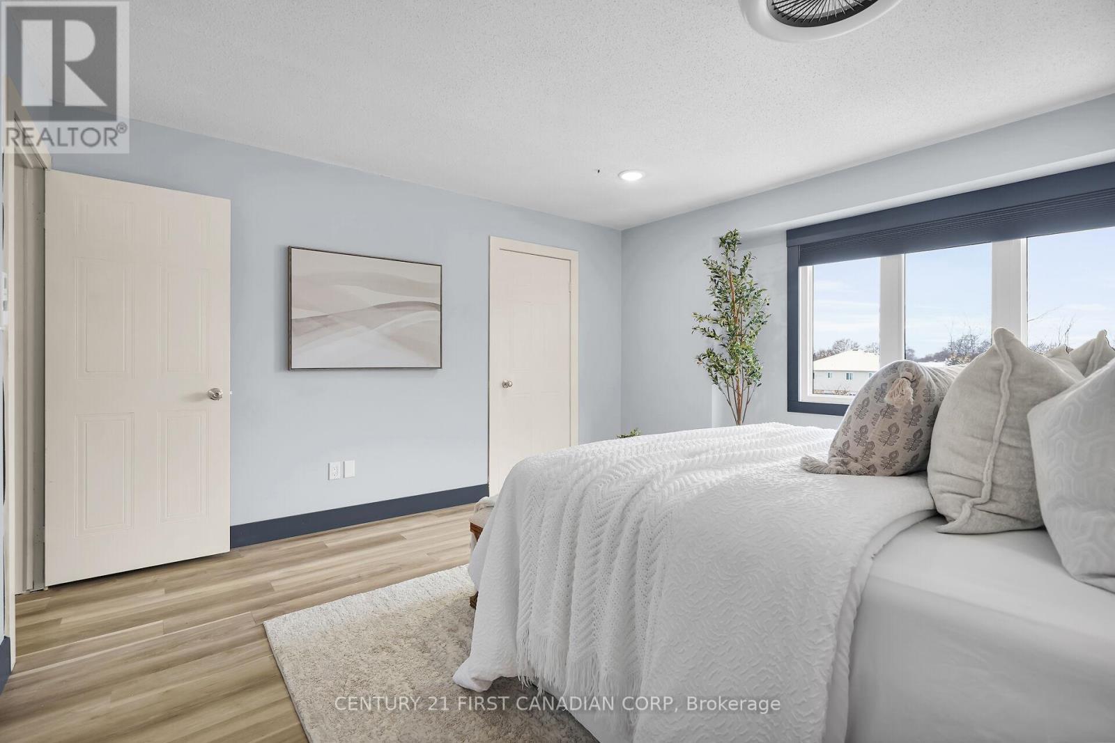 18 - 1138 Kipps Lane E, London East (East A), ON - Indoor Photo Showing Bedroom