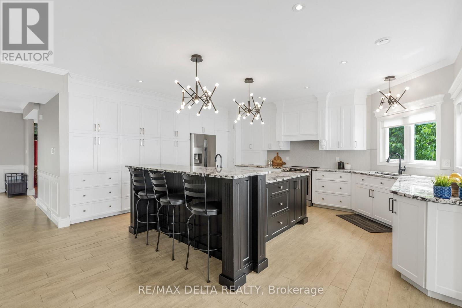 150 Voisine Road, Clarence-Rockland, ON - Indoor Photo Showing Kitchen With Upgraded Kitchen
