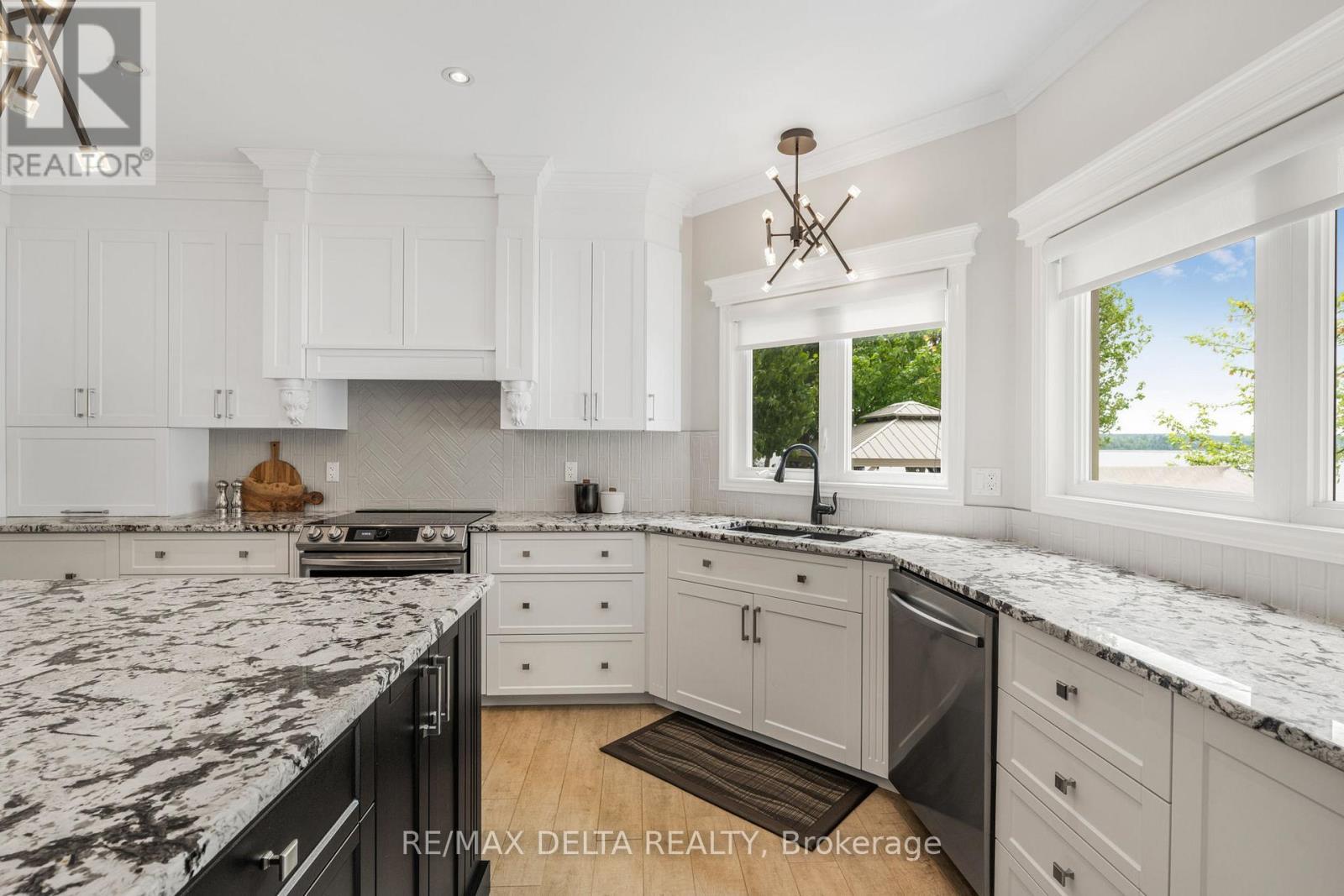 150 Voisine Road, Clarence-Rockland, ON - Indoor Photo Showing Kitchen With Upgraded Kitchen