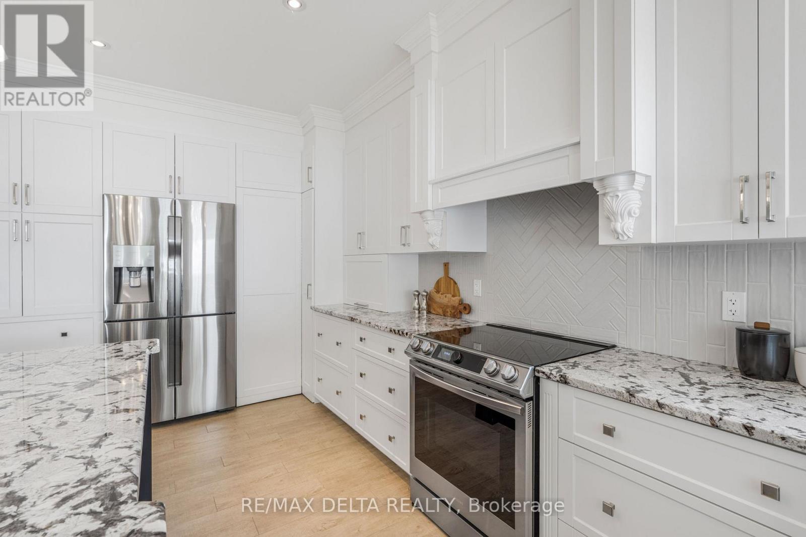 150 Voisine Road, Clarence-Rockland, ON - Indoor Photo Showing Kitchen With Upgraded Kitchen