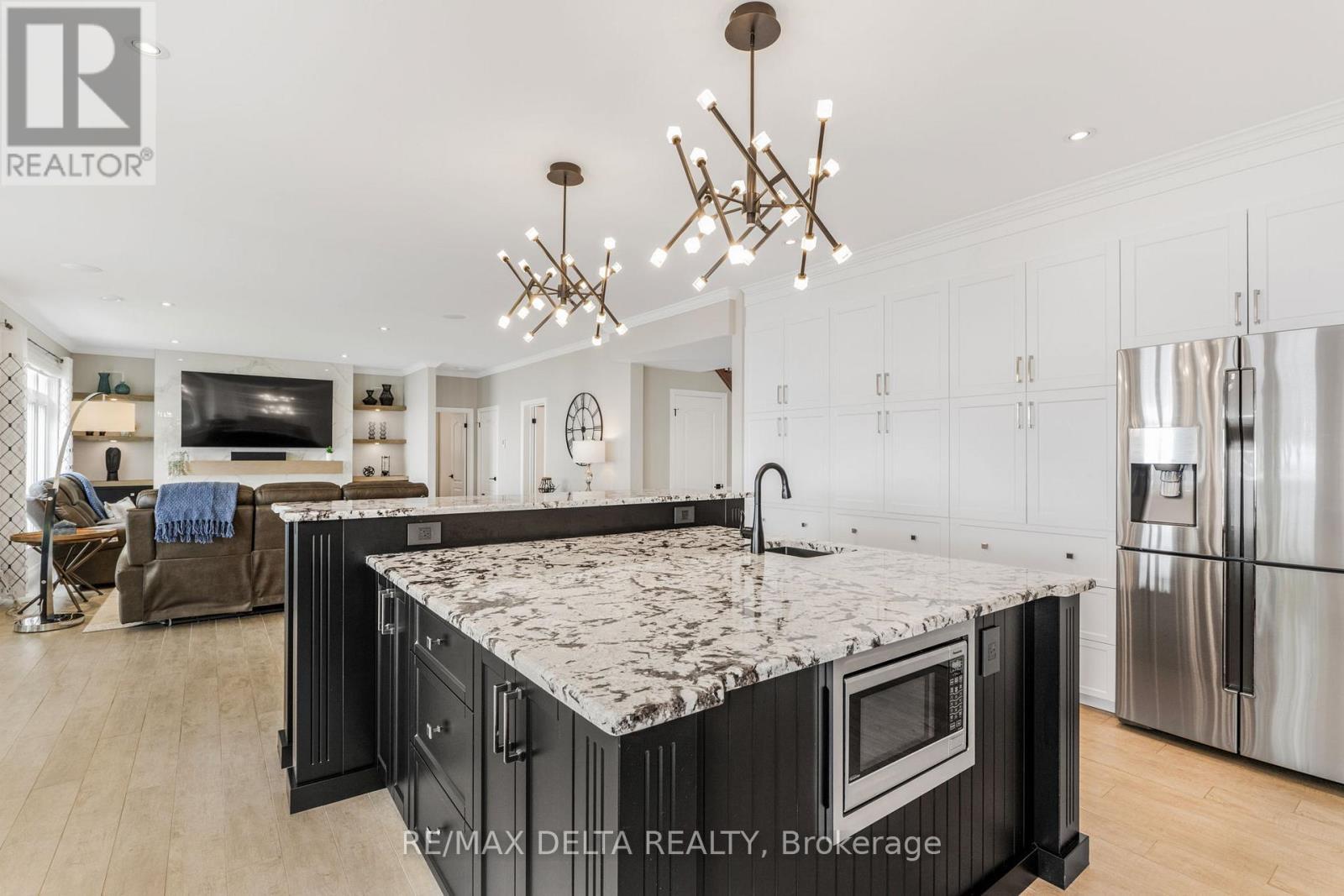 150 Voisine Road, Clarence-Rockland, ON - Indoor Photo Showing Kitchen With Upgraded Kitchen