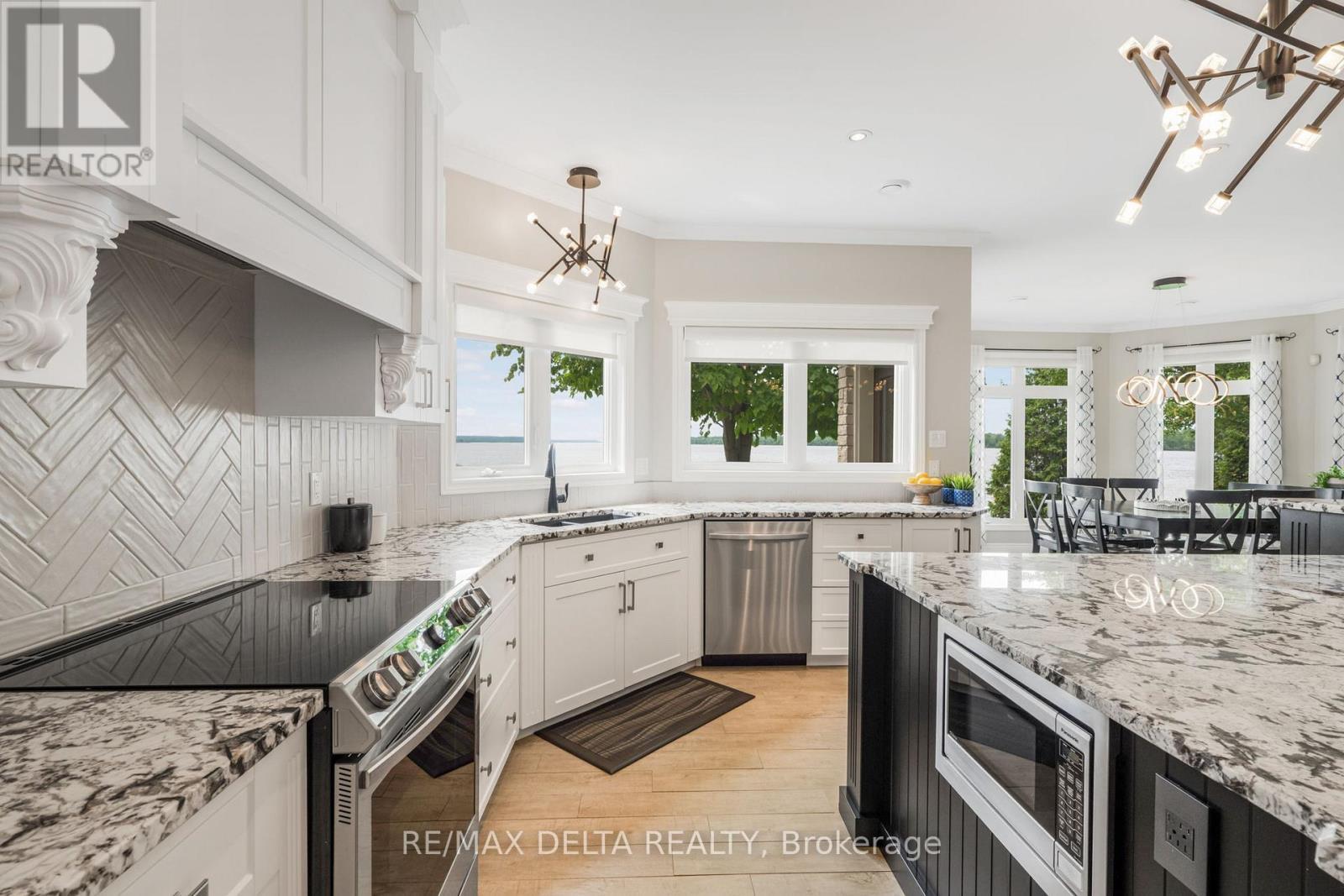 150 Voisine Road, Clarence-Rockland, ON - Indoor Photo Showing Kitchen With Upgraded Kitchen