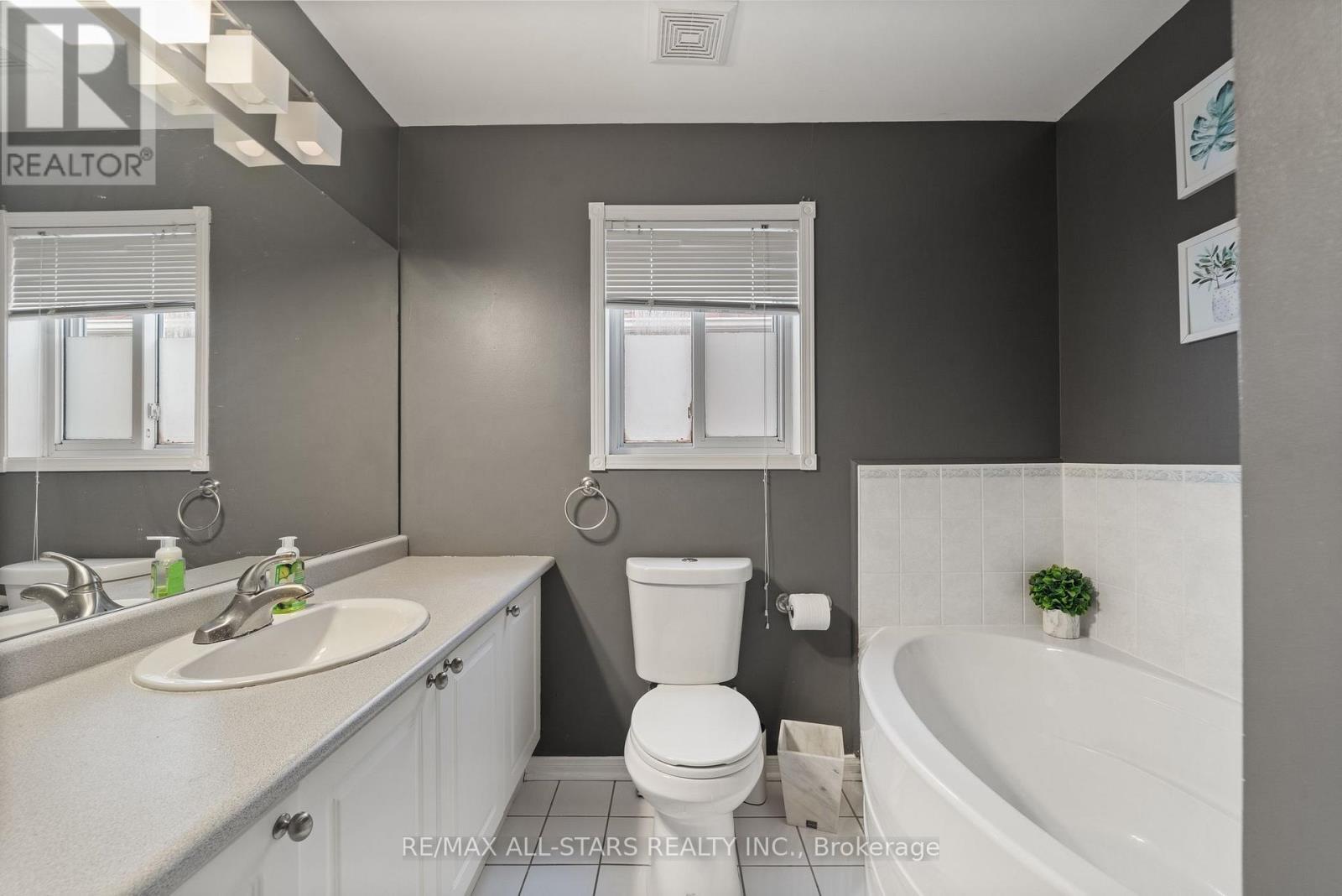 72 Wessex Drive, Whitby (Brooklin), ON - Indoor Photo Showing Bathroom