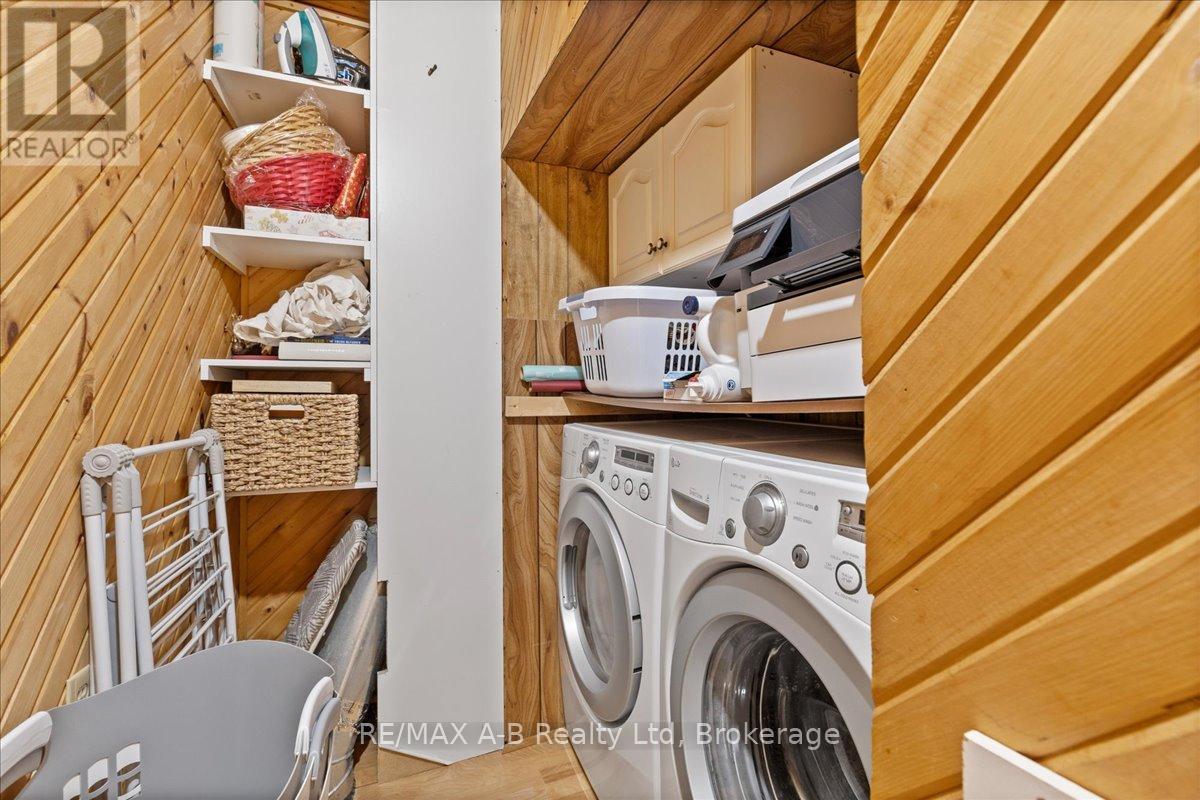 5145 Perth Line 44, Perth South (Sebringville), ON - Indoor Photo Showing Laundry Room