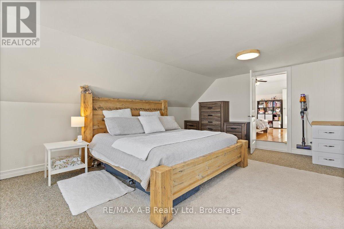 5145 Perth Line 44, Perth South (Sebringville), ON - Indoor Photo Showing Bedroom