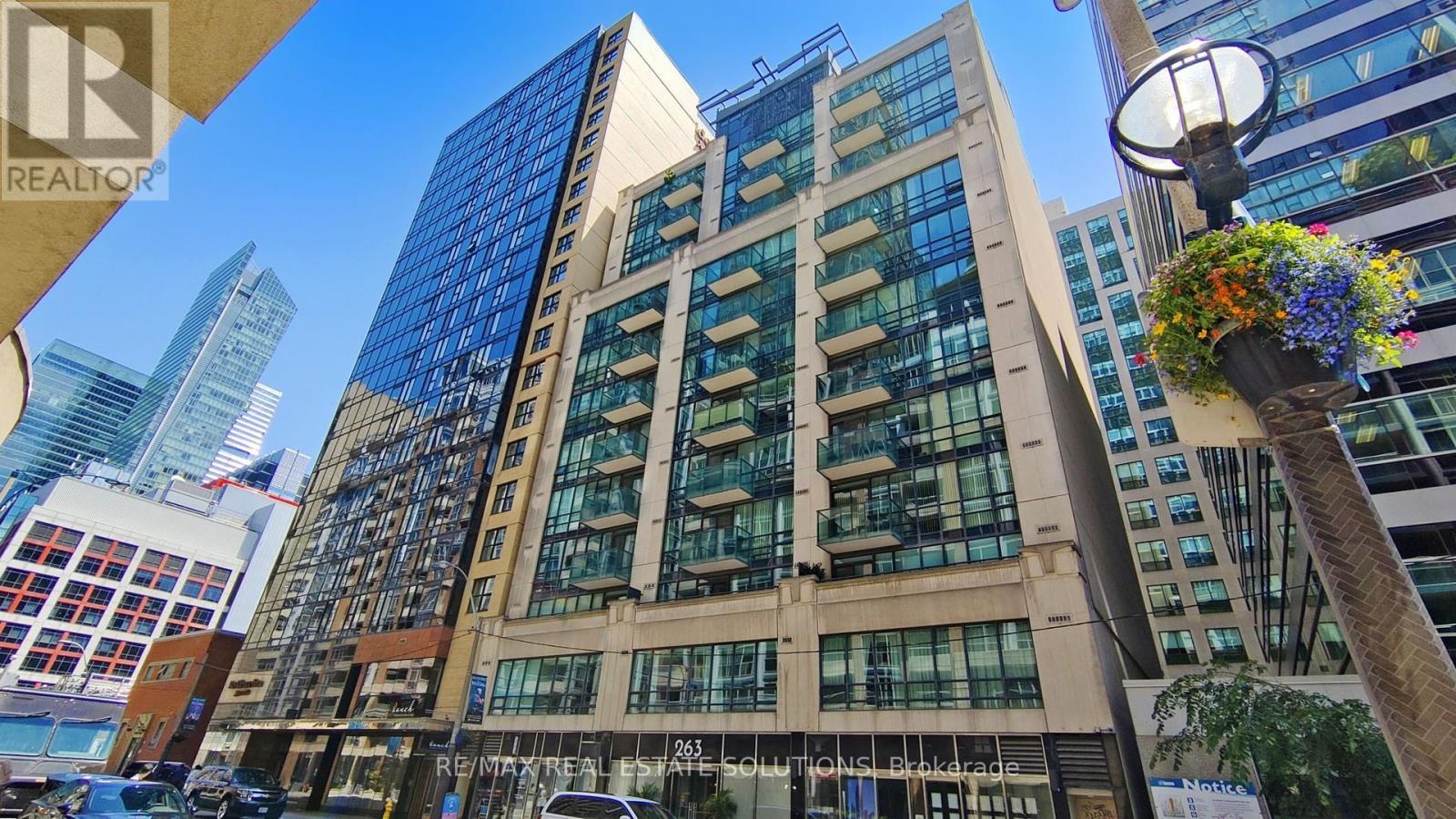 302 - 263 Wellington Street W, Toronto, ON - Outdoor With Facade