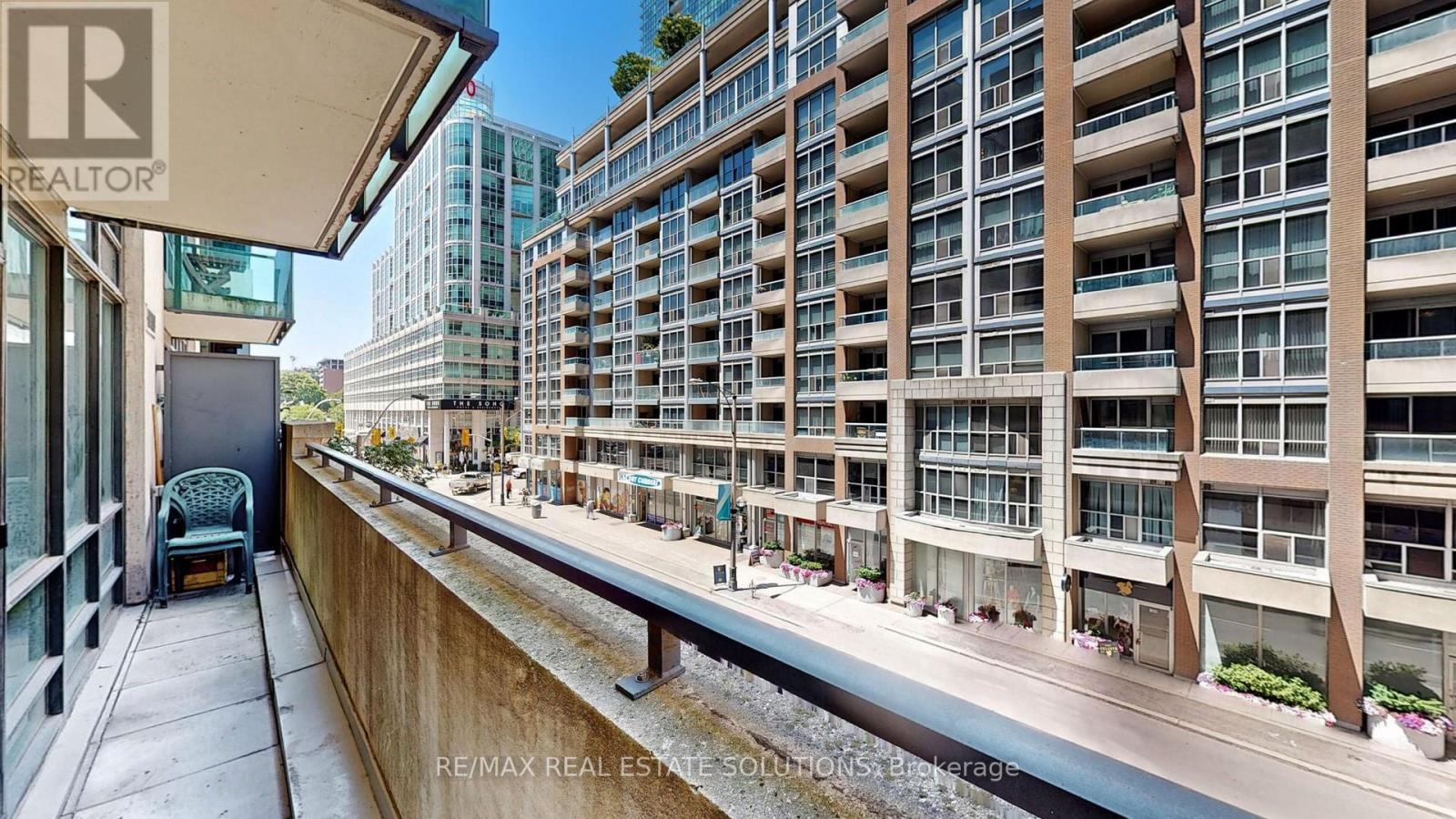 302 - 263 Wellington Street W, Toronto, ON - Outdoor