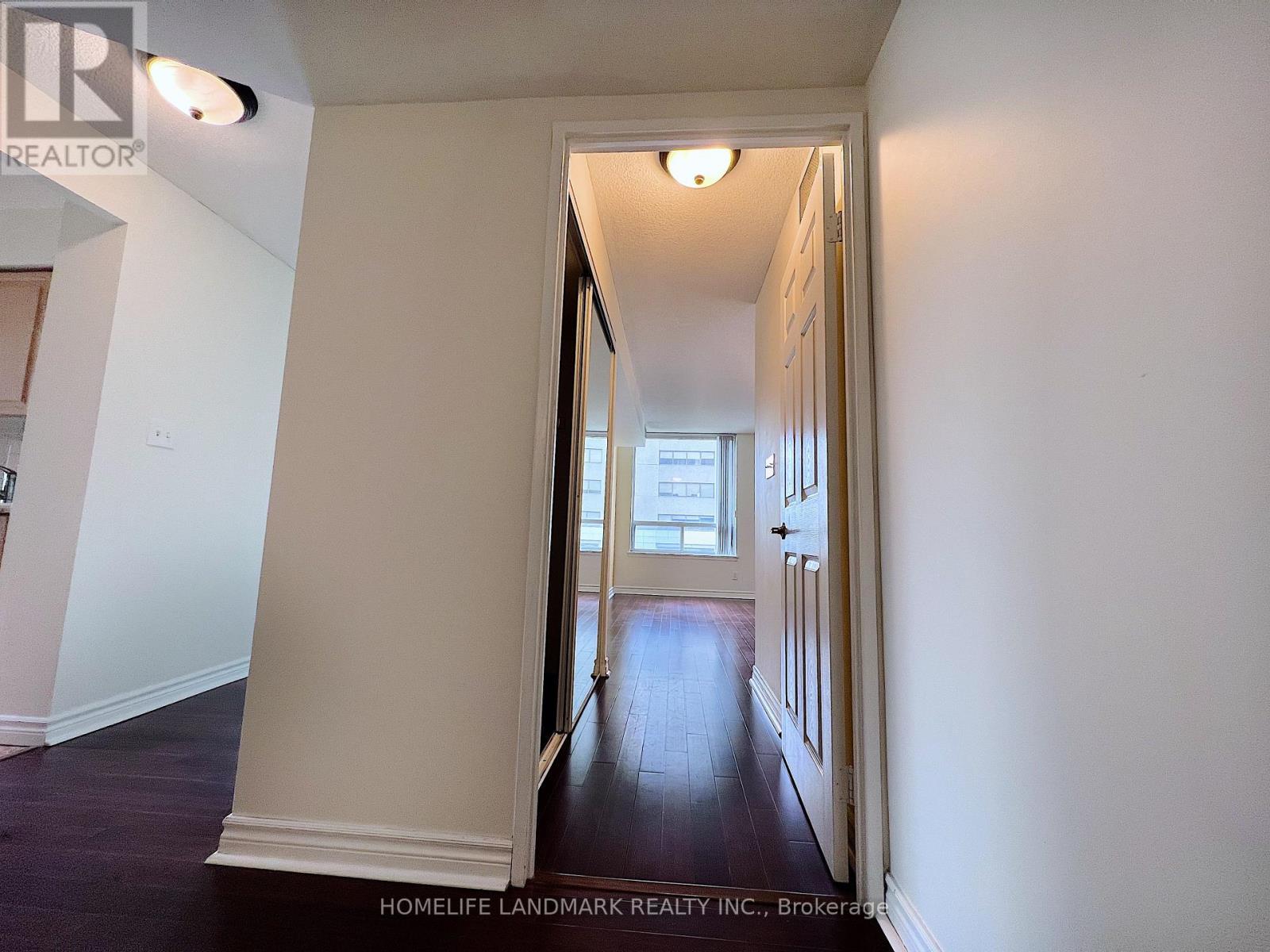 407 - 18 Hillcrest Avenue, Toronto, ON - Indoor Photo Showing Other Room