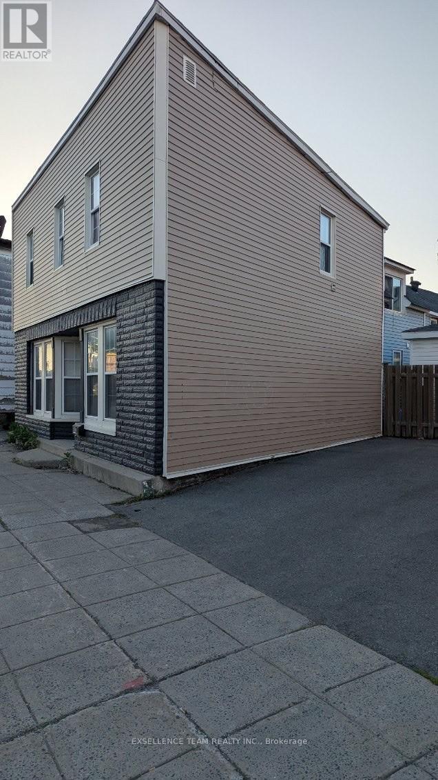 166 Montreal Road, Cornwall, ON - Outdoor