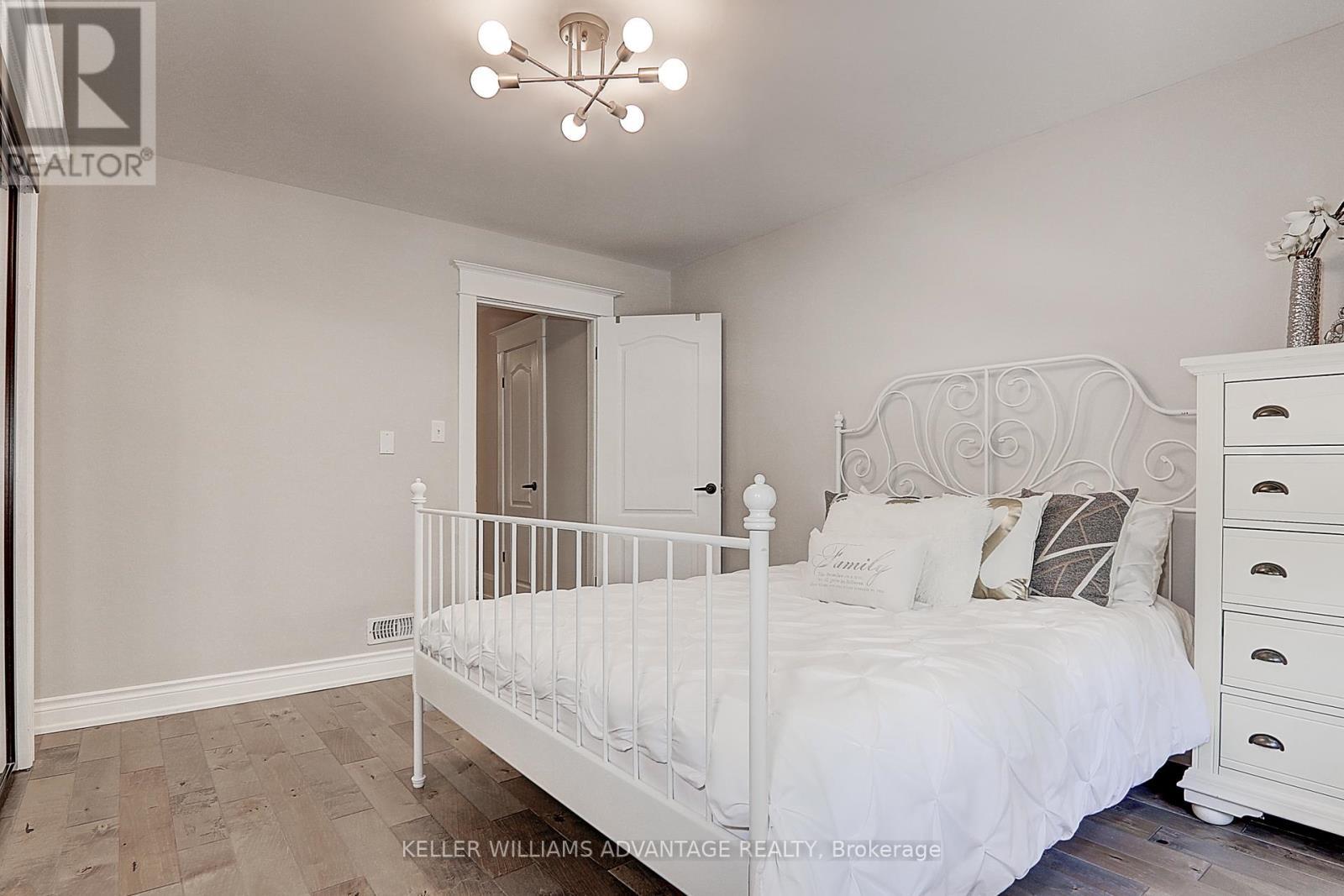 167 Queensdale Avenue, Toronto, ON - Indoor Photo Showing Bedroom