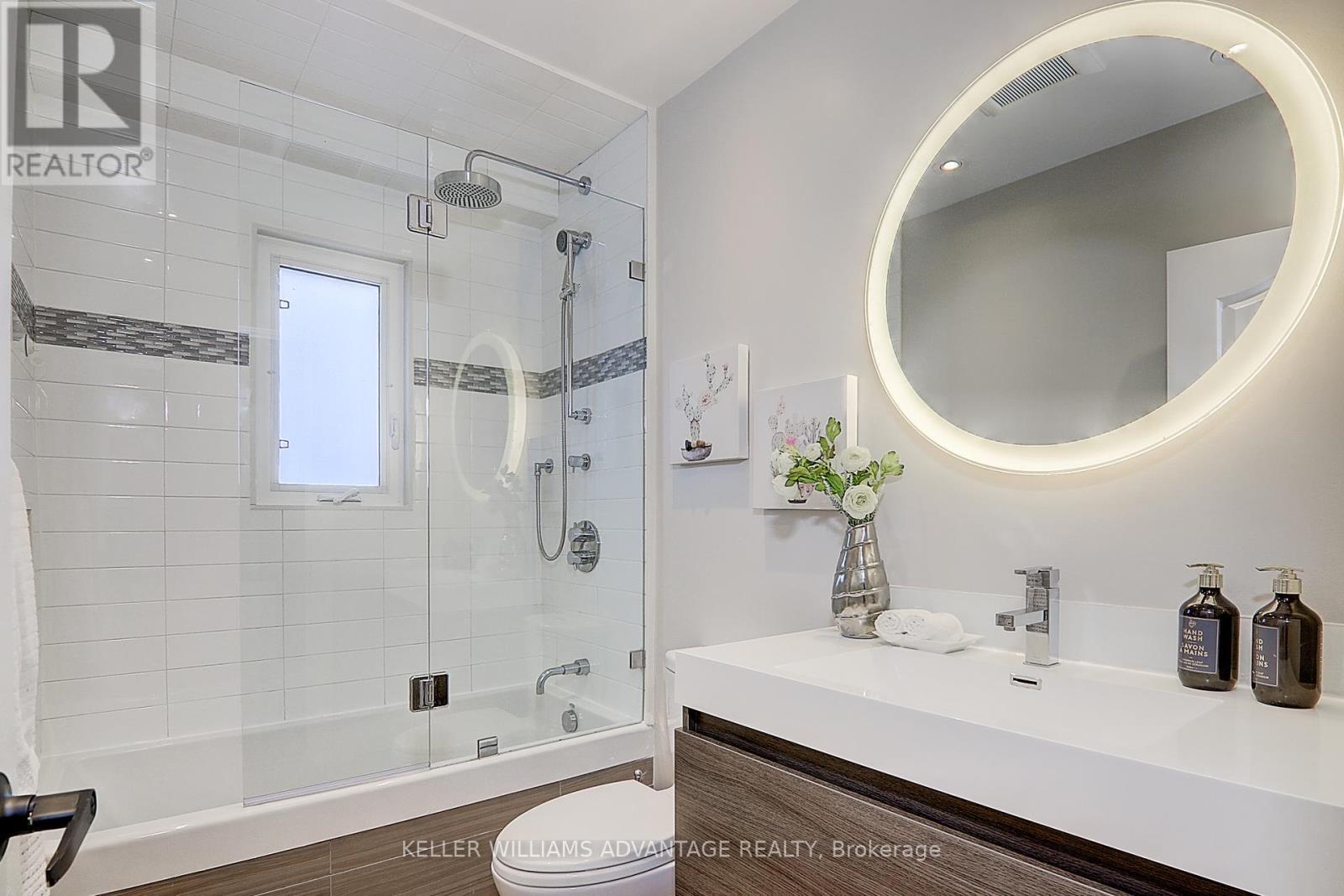 167 Queensdale Avenue, Toronto, ON - Indoor Photo Showing Bathroom