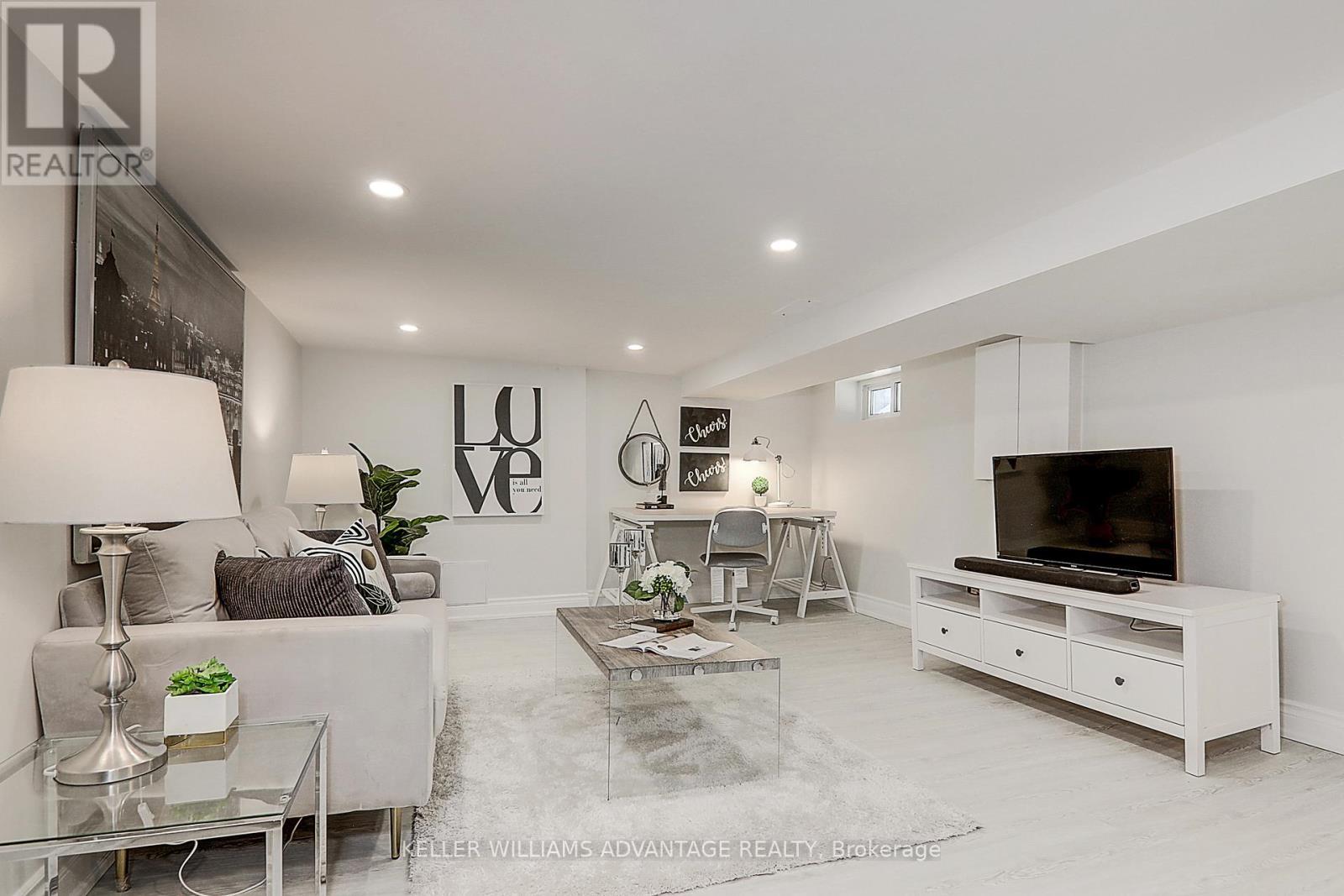 167 Queensdale Avenue, Toronto, ON - Indoor Photo Showing Living Room