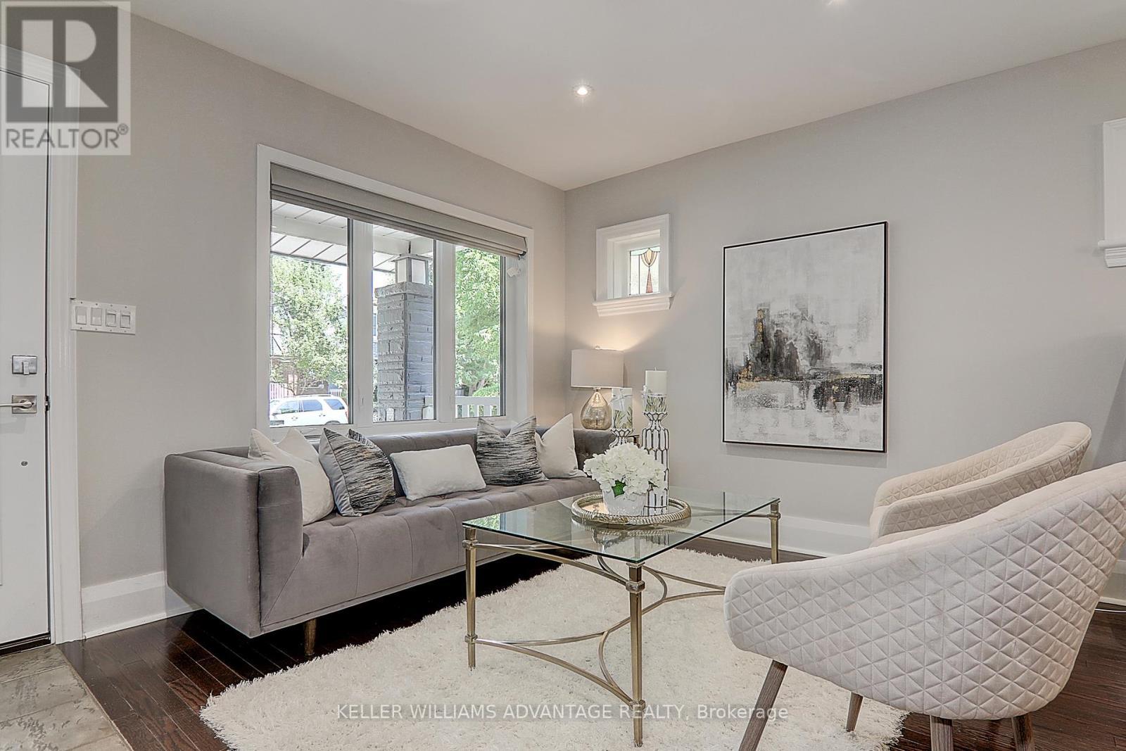 167 Queensdale Avenue, Toronto, ON - Indoor Photo Showing Living Room