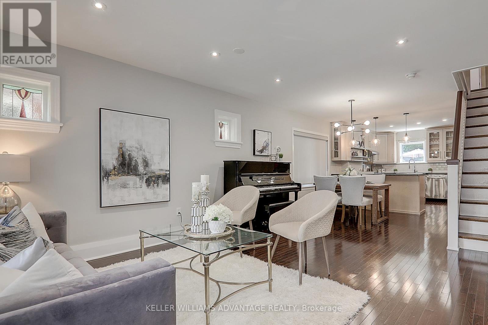 167 Queensdale Avenue, Toronto, ON - Indoor Photo Showing Living Room