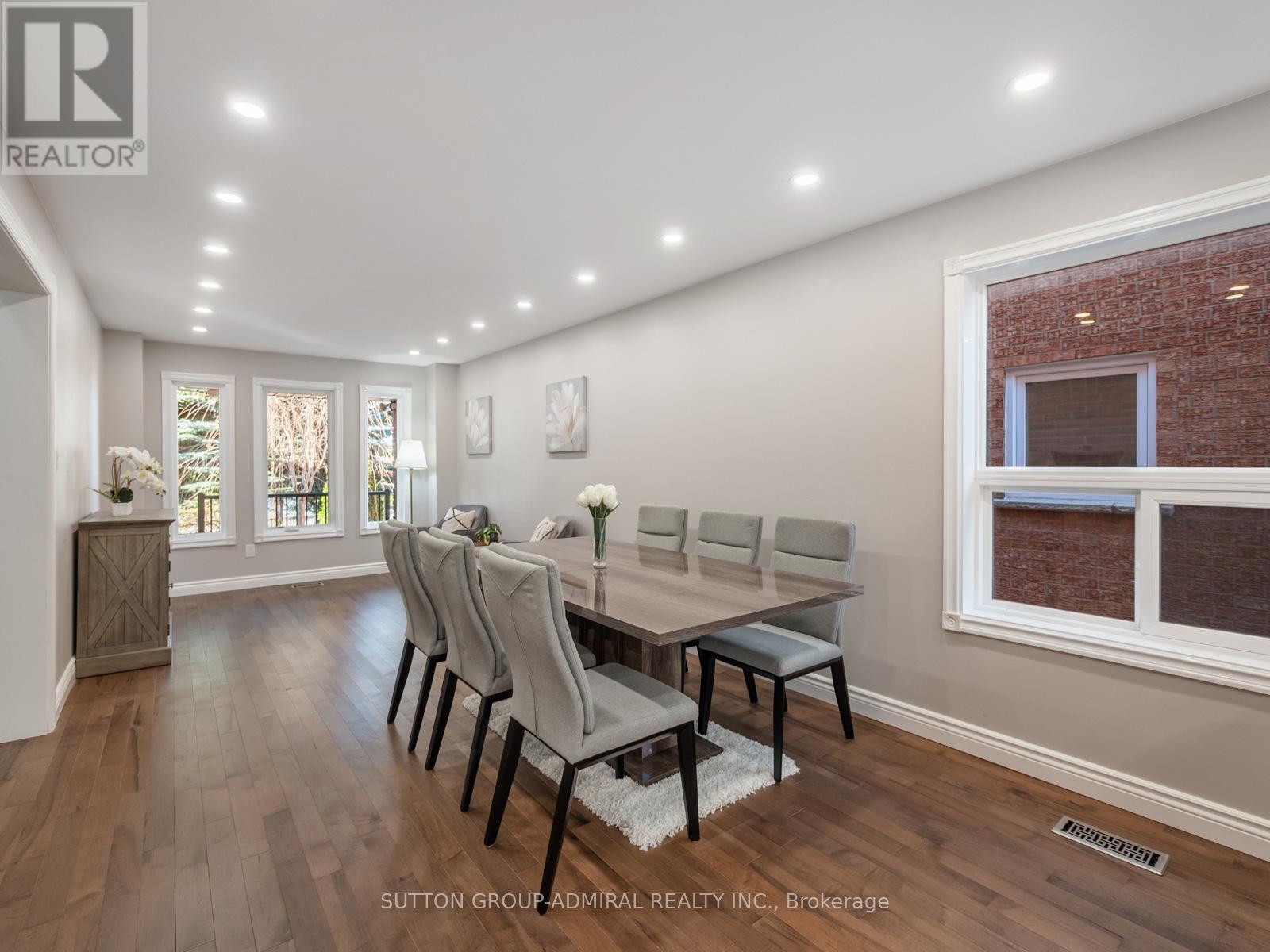 7 San Marko Place, Vaughan, ON - Indoor Photo Showing Dining Room
