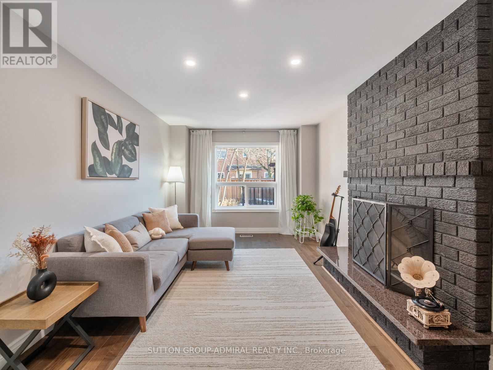 7 San Marko Place, Vaughan, ON - Indoor Photo Showing Living Room With Fireplace