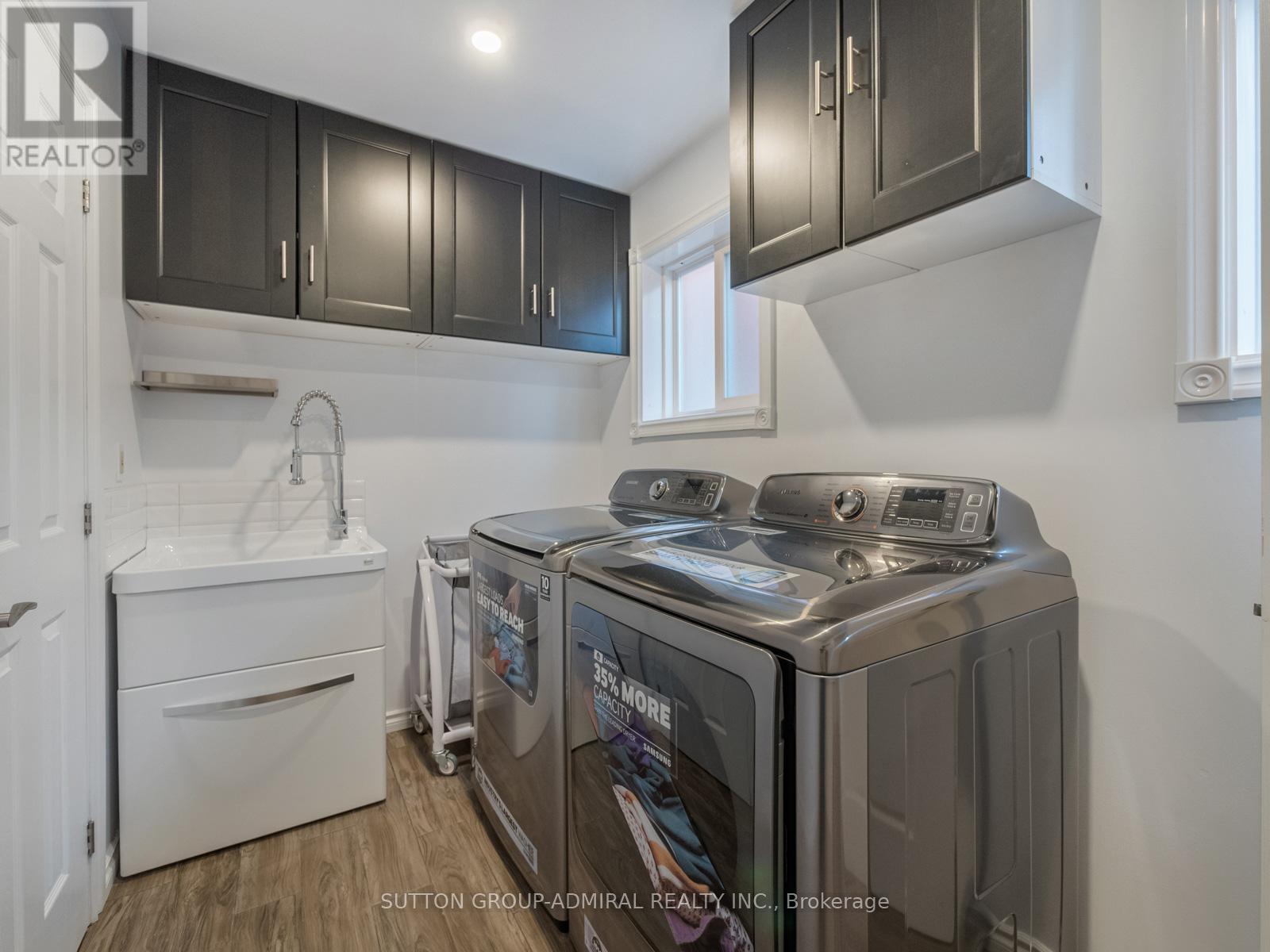 7 San Marko Place, Vaughan, ON - Indoor Photo Showing Laundry Room