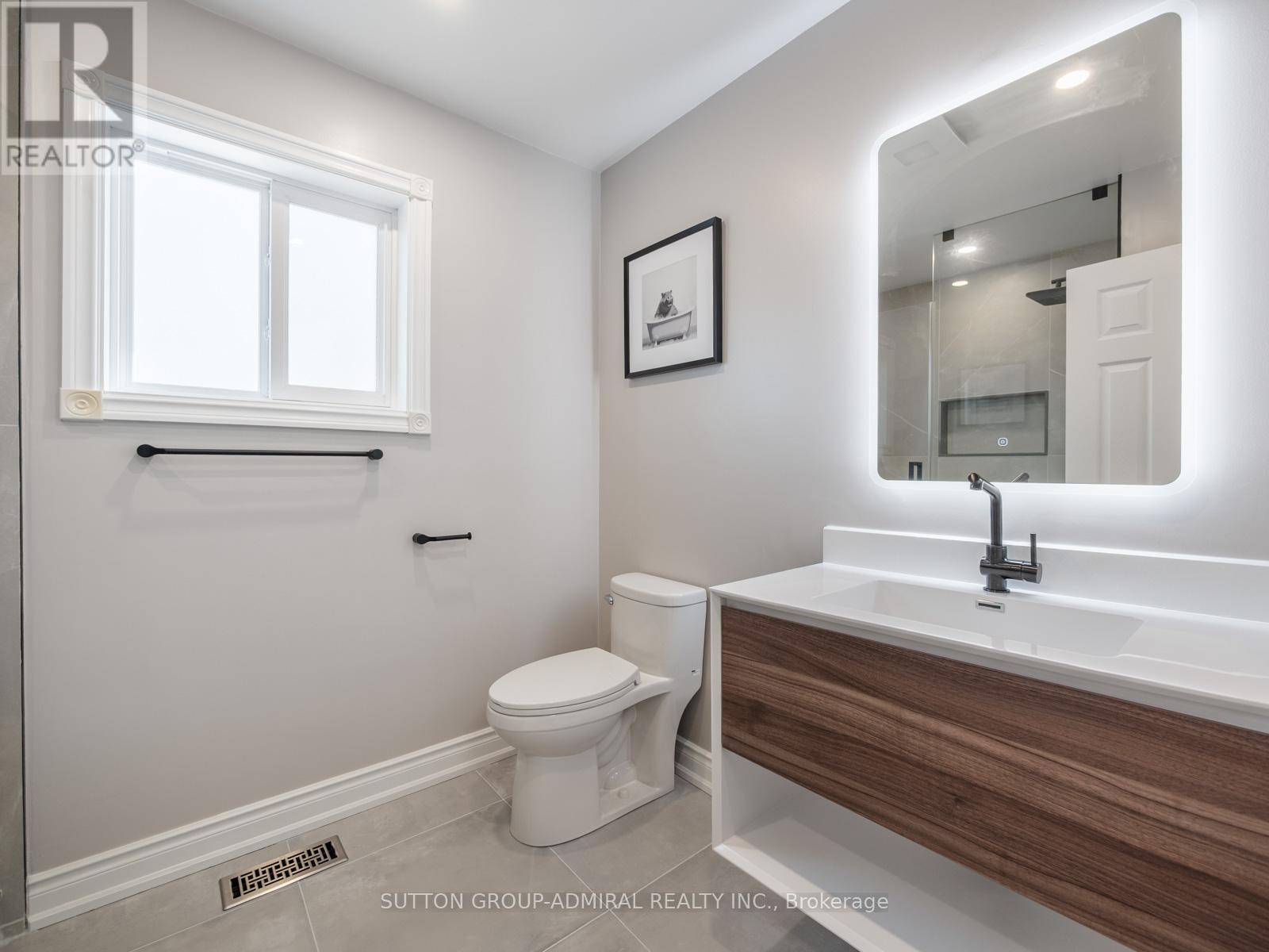 7 San Marko Place, Vaughan, ON - Indoor Photo Showing Bathroom