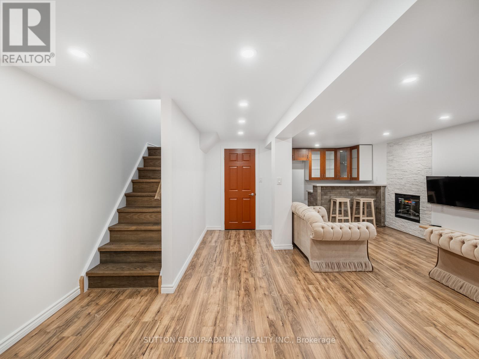 7 San Marko Place, Vaughan, ON - Indoor With Fireplace