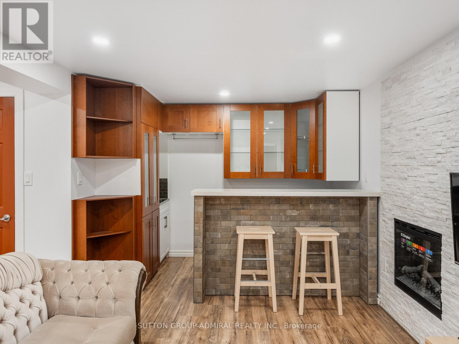 7 San Marko Place, Vaughan, ON - Indoor Photo Showing Living Room With Fireplace