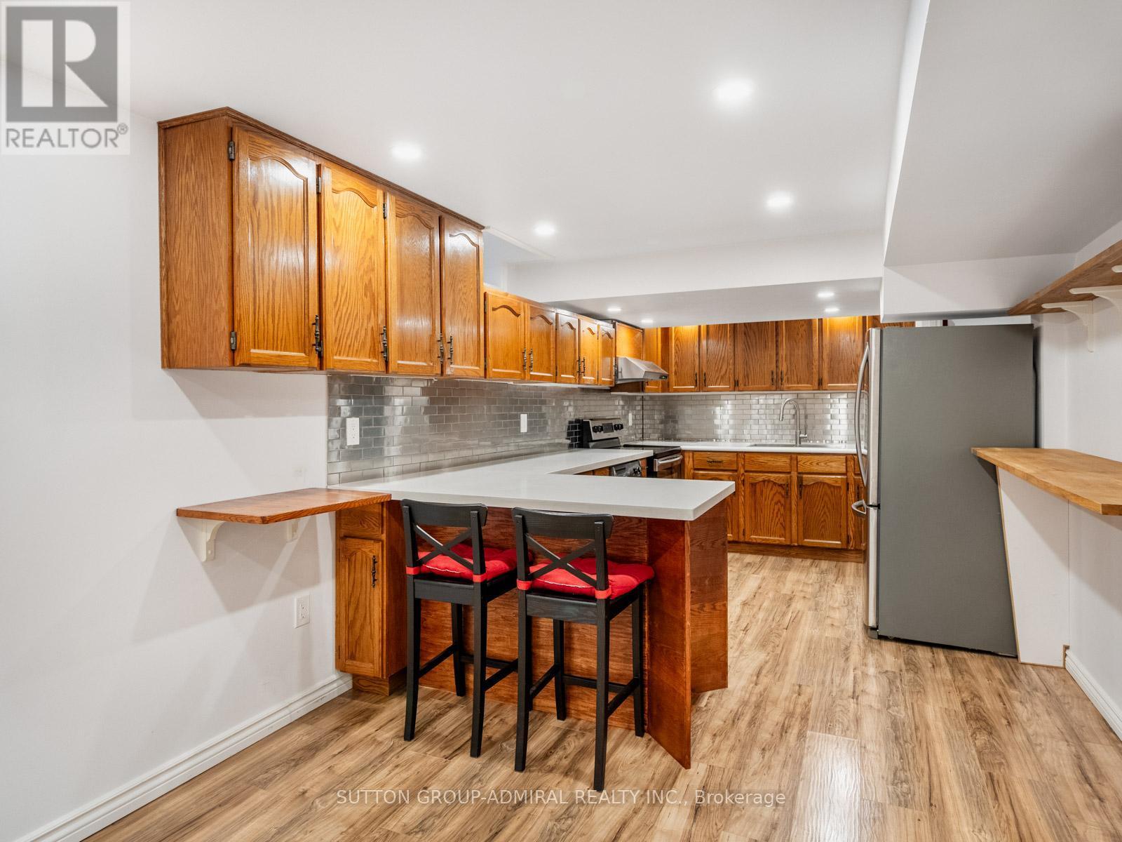 7 San Marko Place, Vaughan, ON - Indoor Photo Showing Kitchen