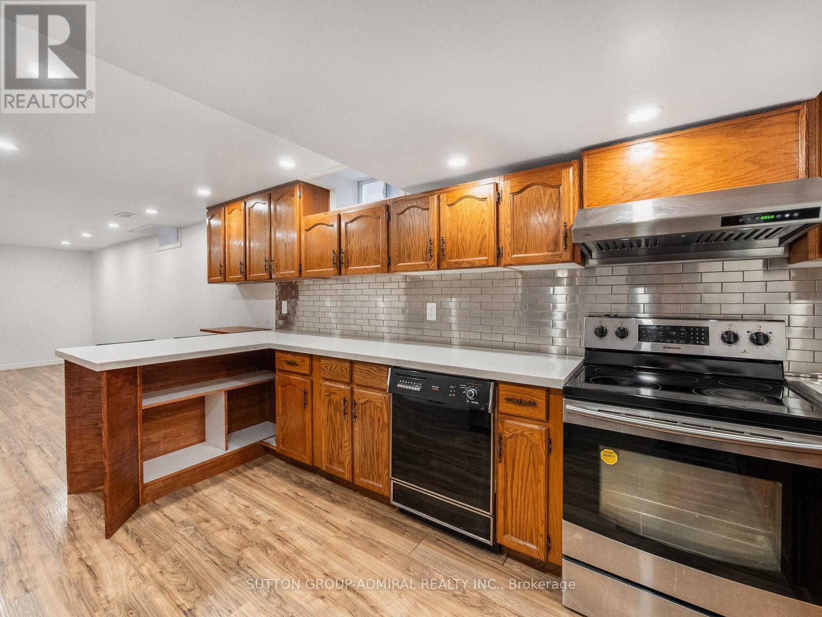 7 San Marko Place, Vaughan, ON - Indoor Photo Showing Kitchen