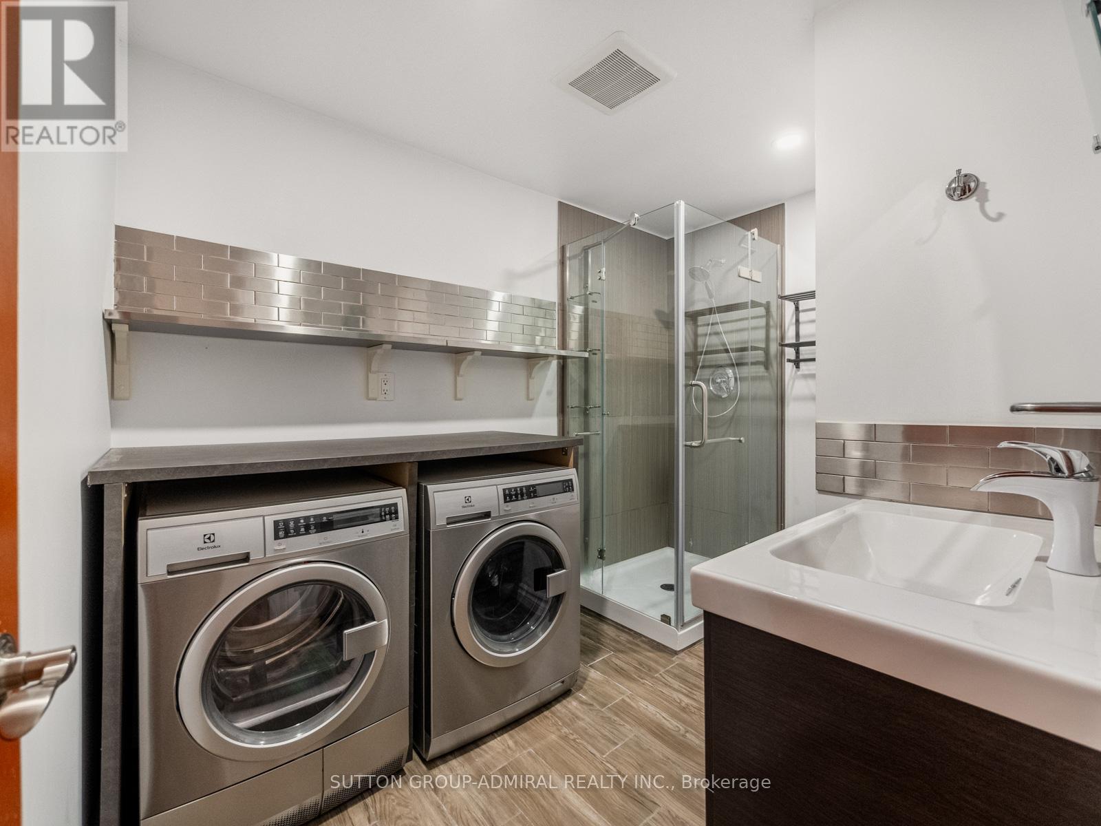 7 San Marko Place, Vaughan, ON - Indoor Photo Showing Laundry Room