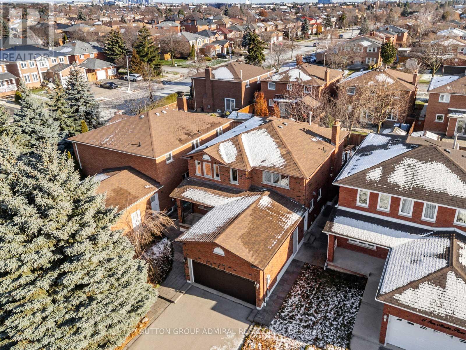 7 San Marko Place, Vaughan, ON - Outdoor