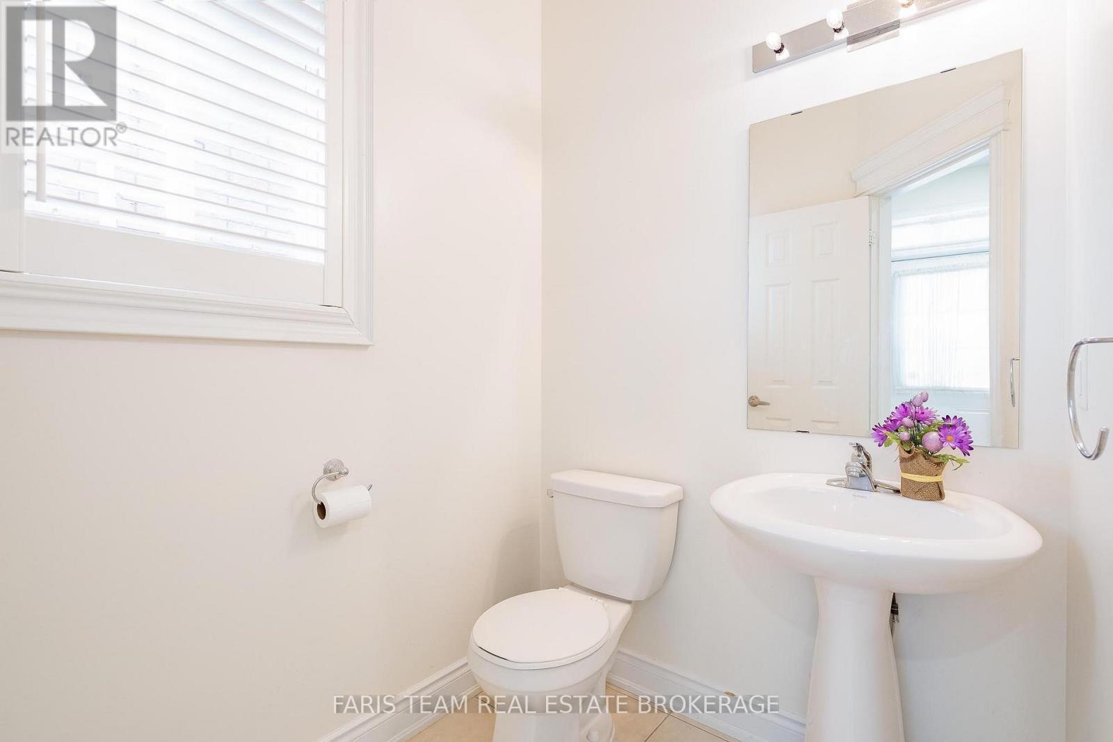 146 Sandringham Drive, Barrie, ON - Indoor Photo Showing Bathroom