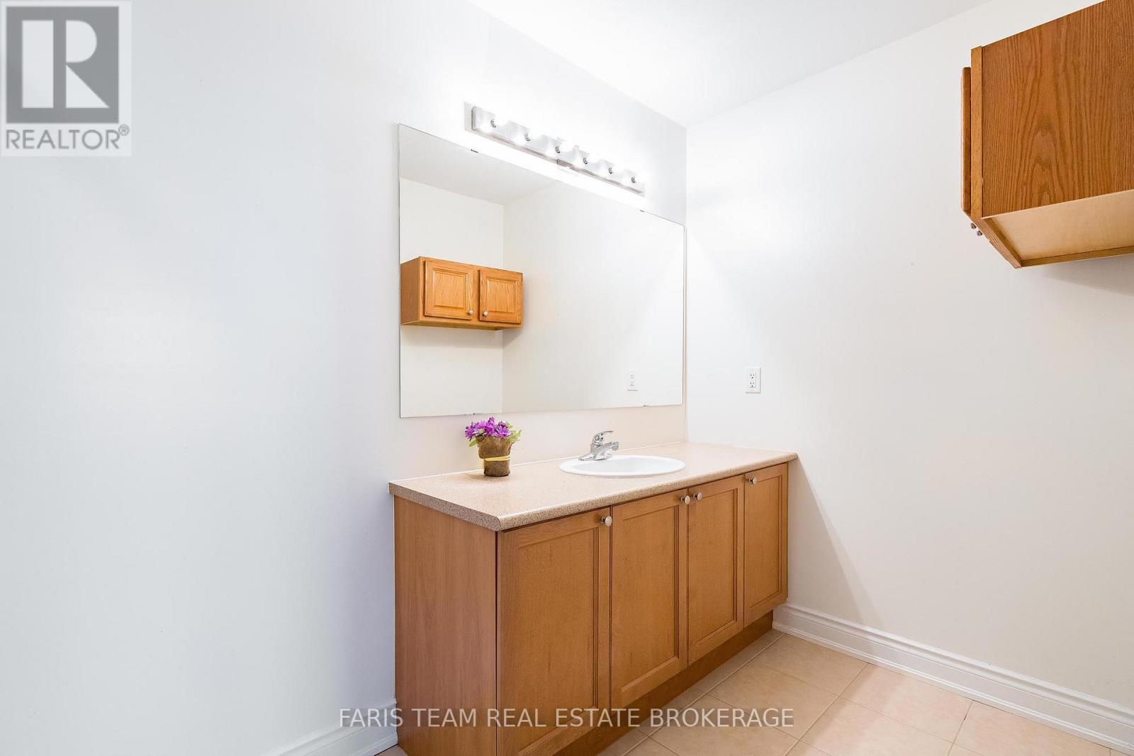 146 Sandringham Drive, Barrie, ON - Indoor Photo Showing Bathroom