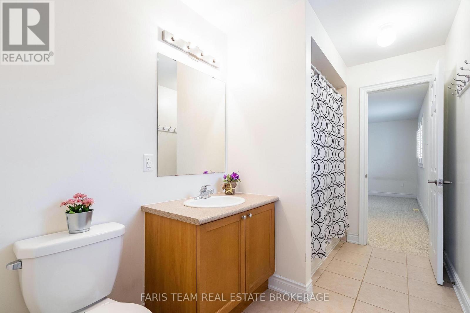 146 Sandringham Drive, Barrie, ON - Indoor Photo Showing Bathroom