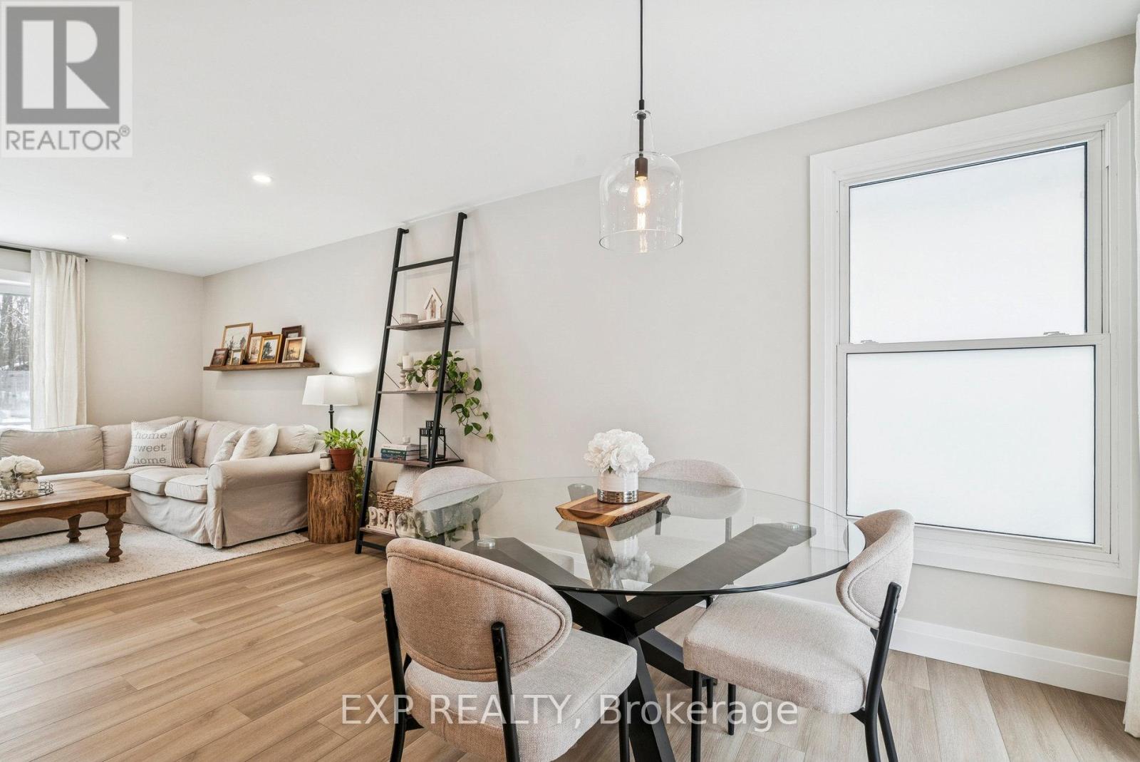 2386 South Orr Lake Road, Springwater, ON - Indoor