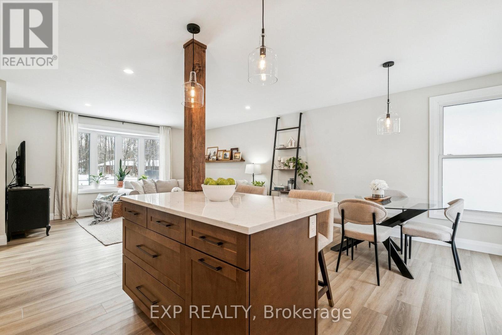 2386 South Orr Lake Road, Springwater, ON - Indoor Photo Showing Other Room