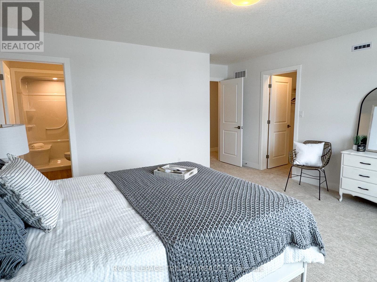 112 Styles Drive, St. Thomas, ON - Indoor Photo Showing Bedroom