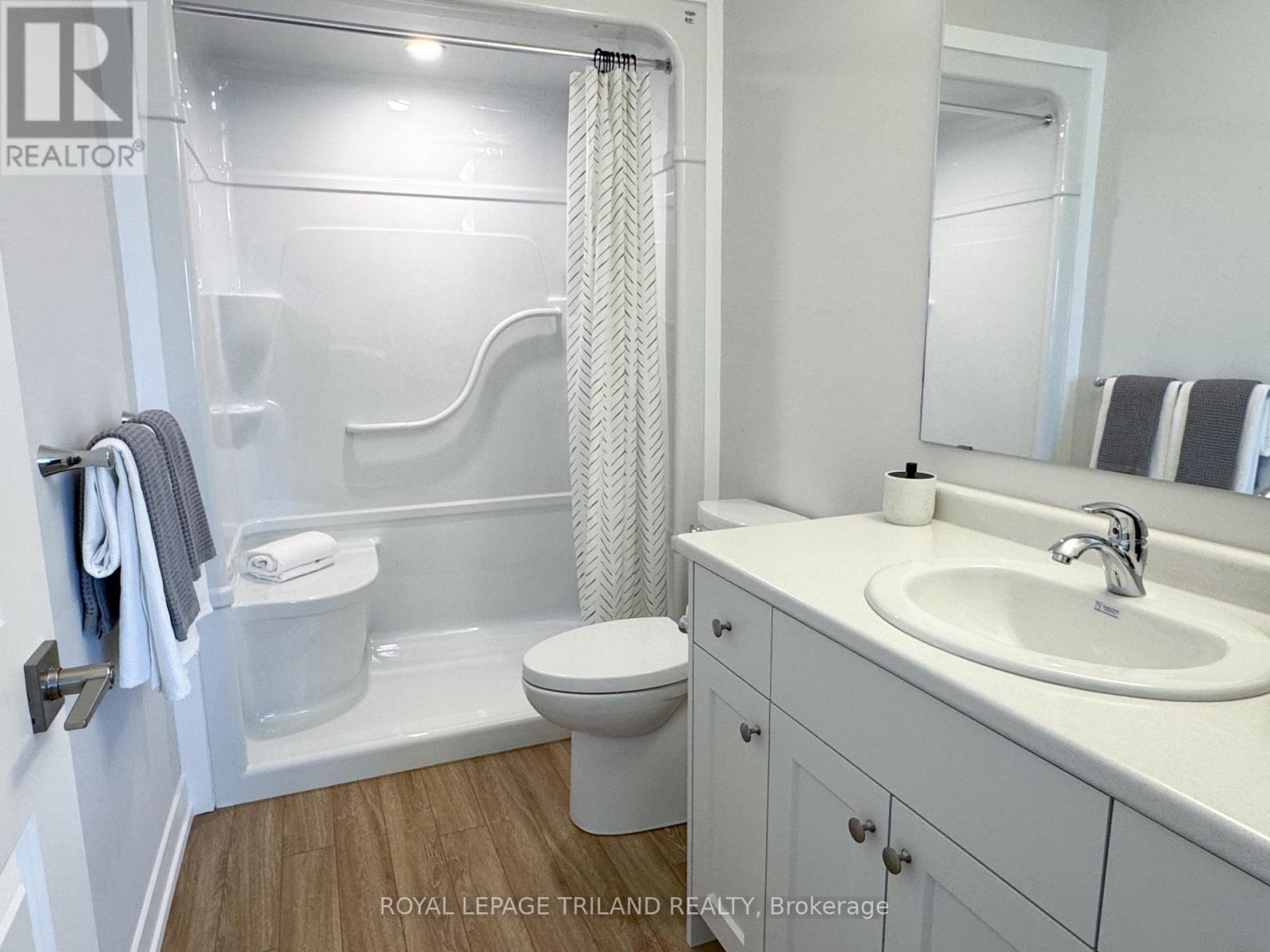 112 Styles Drive, St. Thomas, ON - Indoor Photo Showing Bathroom
