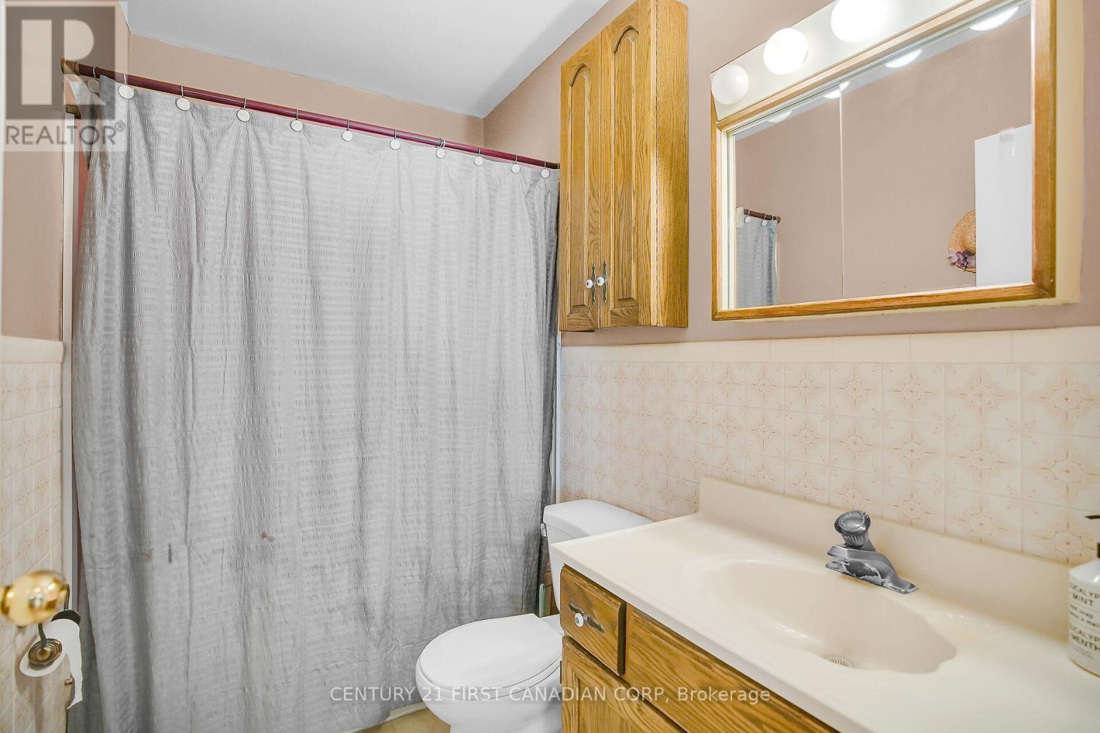 119 Bancroft Road, London East (East I), ON - Indoor Photo Showing Bathroom