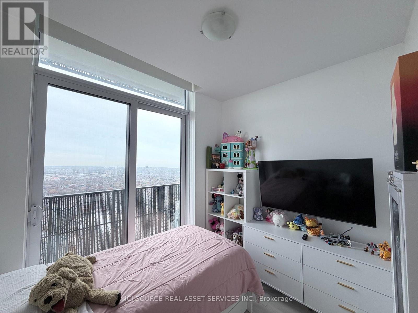 5807 - 8 Eglinton Avenue E, Toronto, ON - Indoor Photo Showing Bedroom