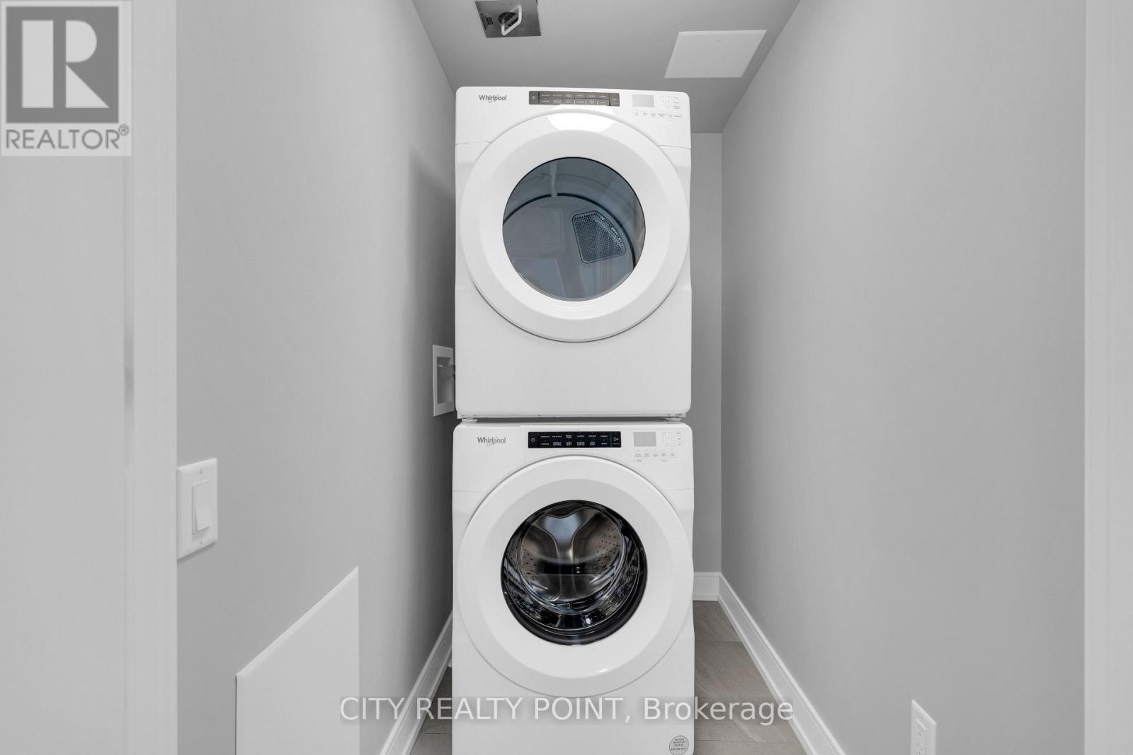 1101 - 664 Spadina Avenue, Toronto, ON - Indoor Photo Showing Laundry Room