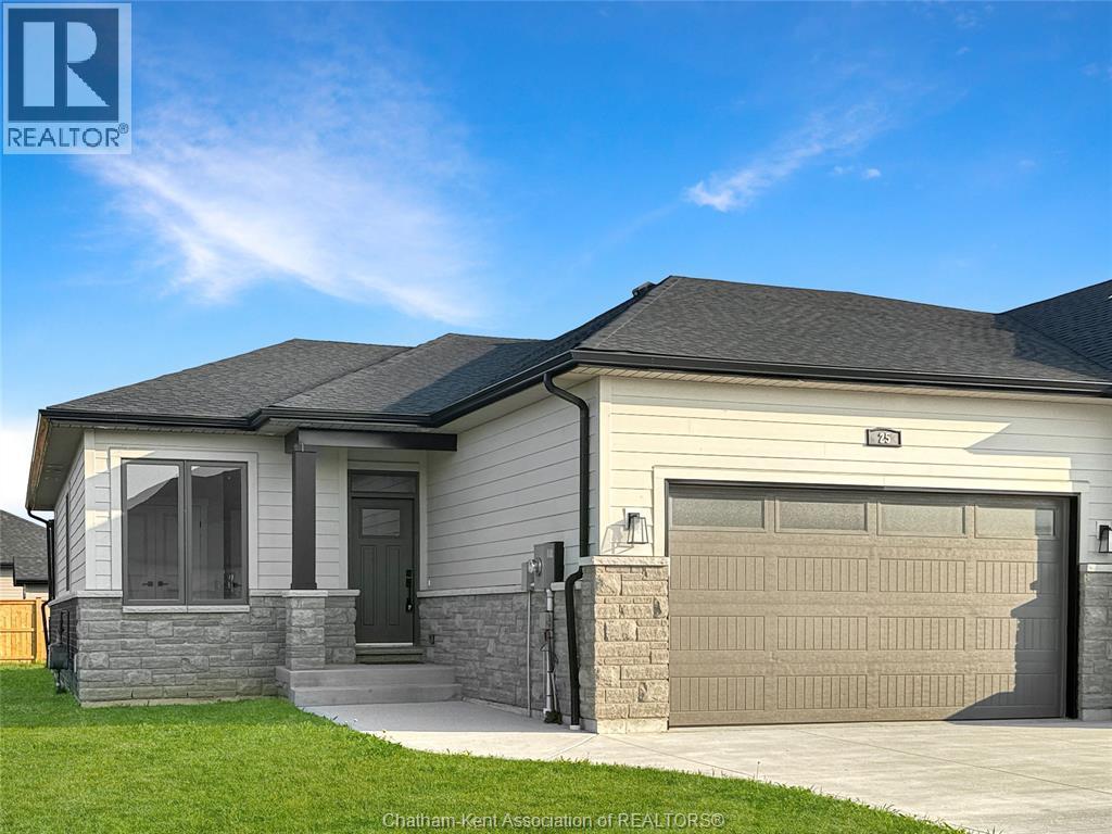 25 Duskridge Road, Chatham, ON - Outdoor