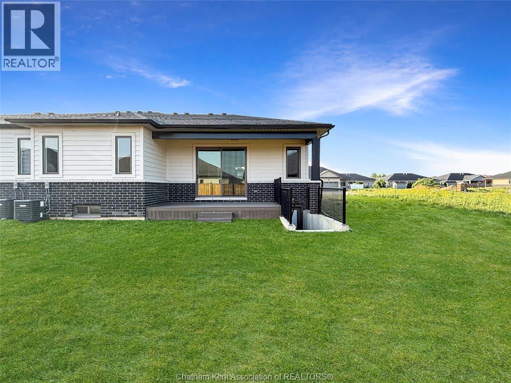 25 Duskridge Road, Chatham, ON - Outdoor