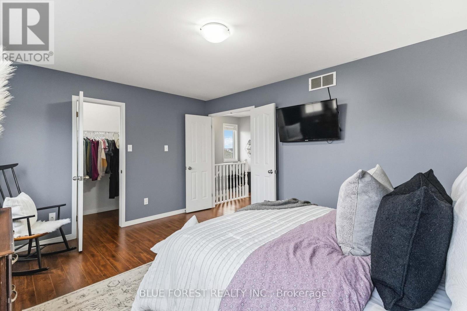 4 Donker Drive, St. Thomas, ON - Indoor Photo Showing Bedroom